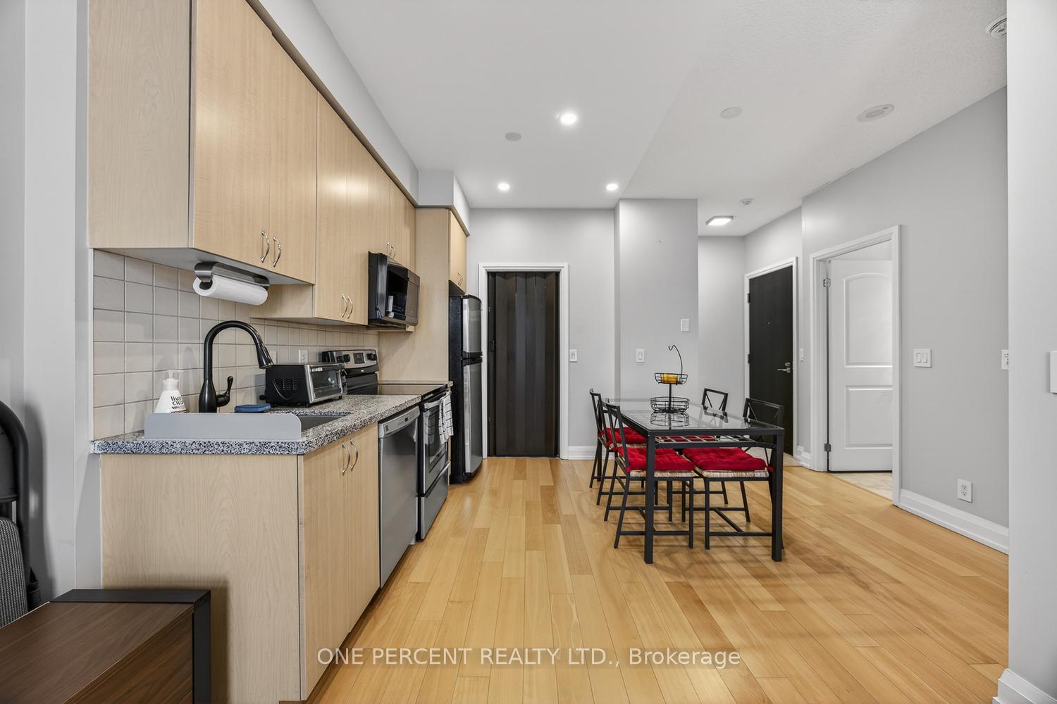 Photo 7 of Unit Ph11, 55 De Boers Drive, North York, York University Heights — HOMEH