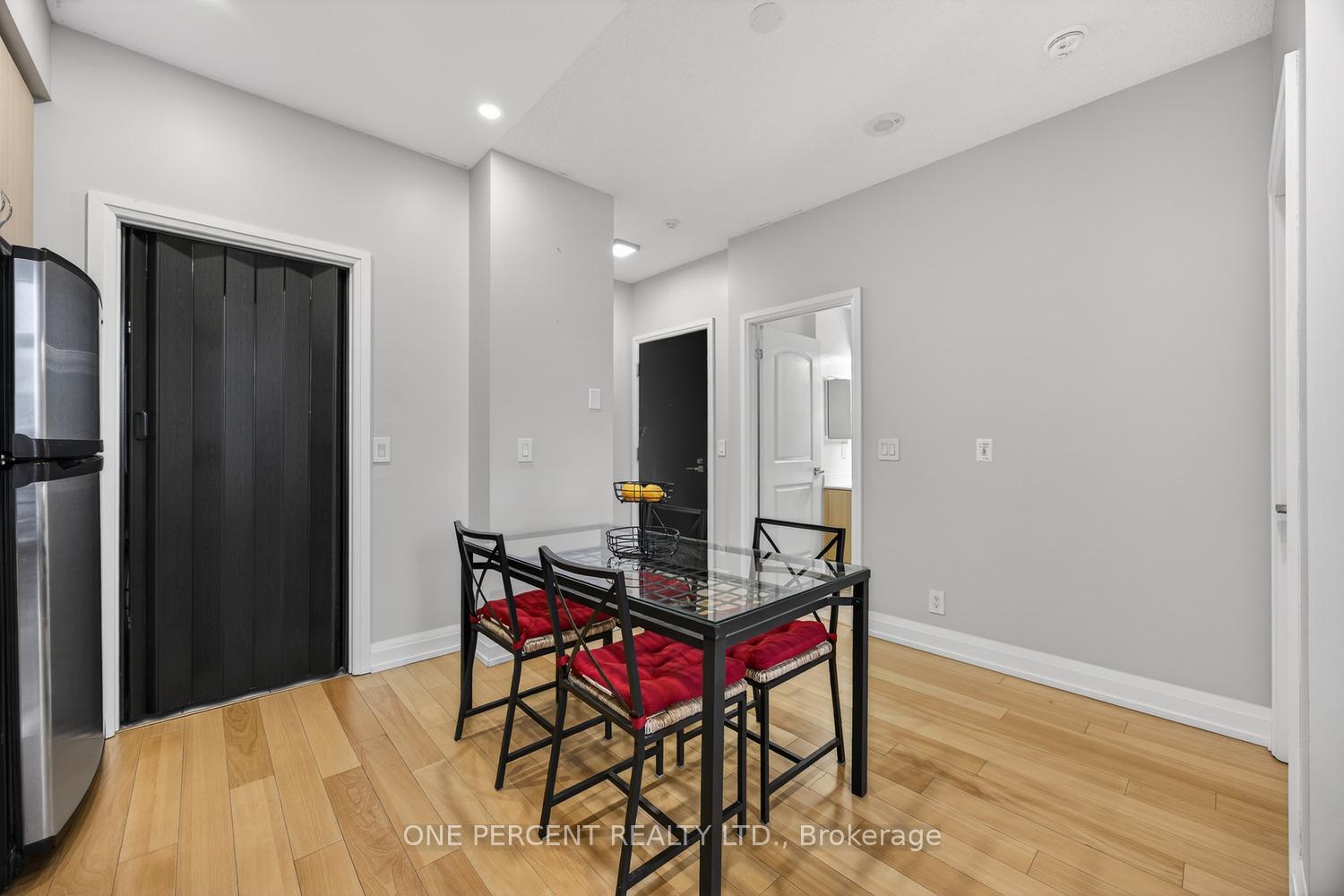 Photo 8 of Unit Ph11, 55 De Boers Drive, North York, York University Heights — HOMEH