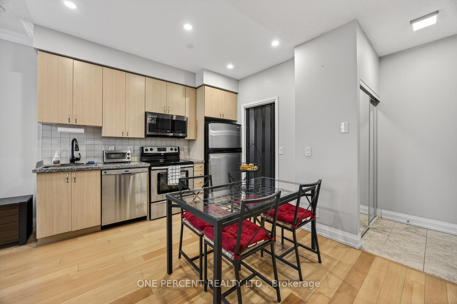 Photo 9 of Unit Ph11, 55 De Boers Drive, North York, York University Heights — HOMEH