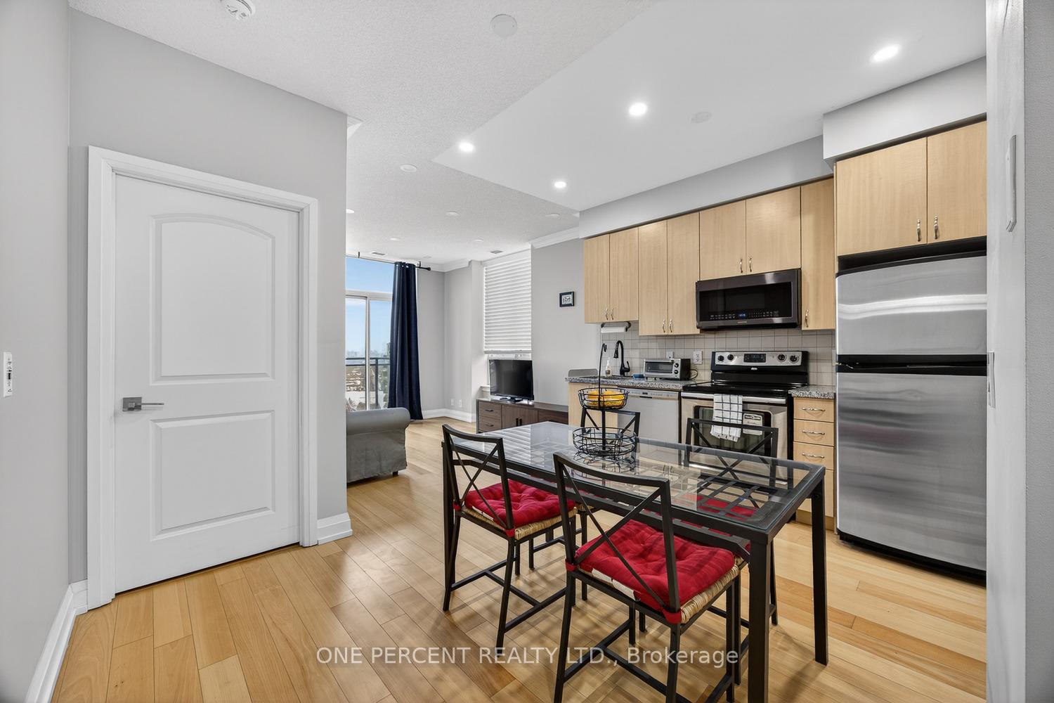 Photo 10 of Unit Ph11, 55 De Boers Drive, North York, York University Heights — HOMEH