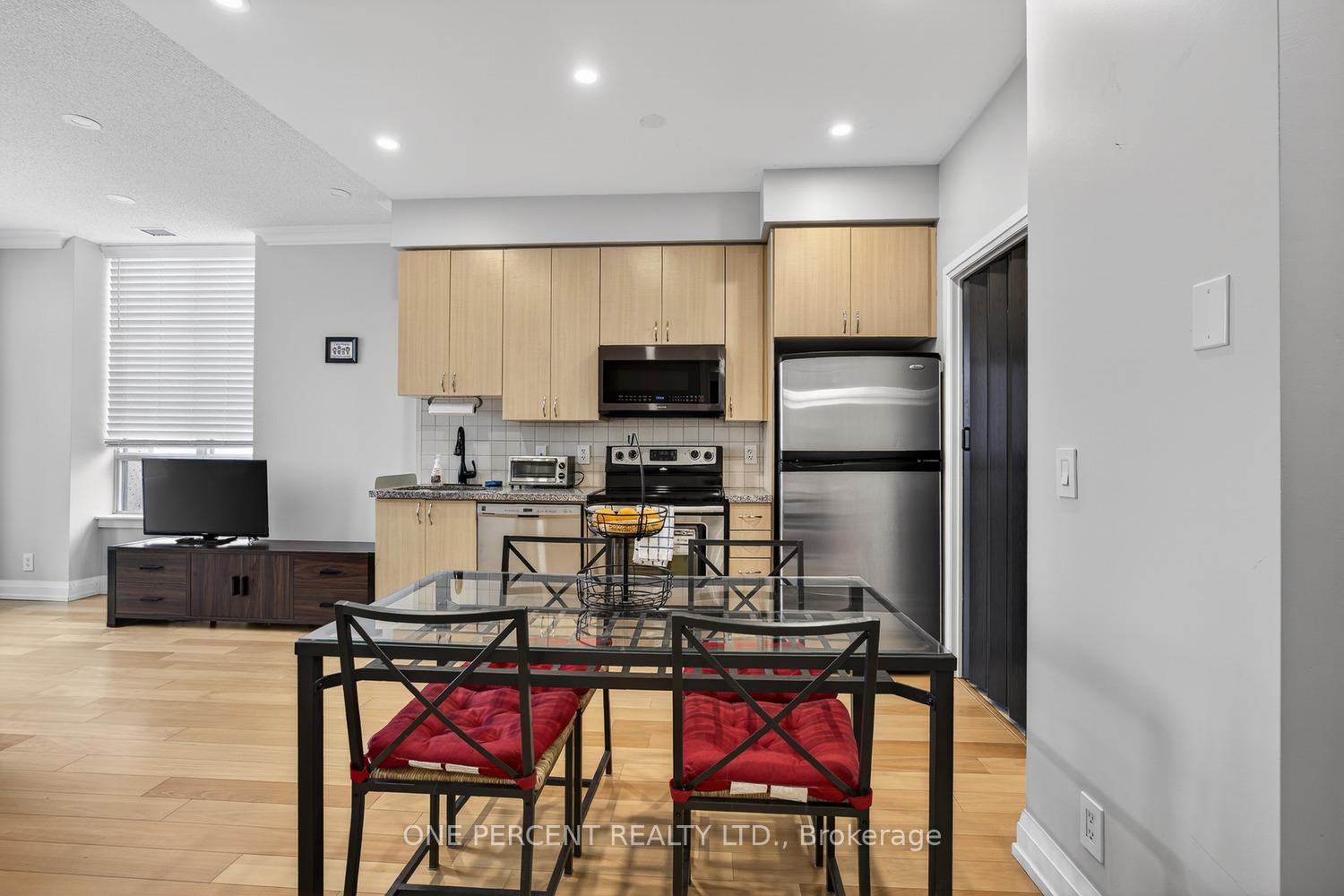 Photo 11 of Unit Ph11, 55 De Boers Drive, North York, York University Heights — HOMEH