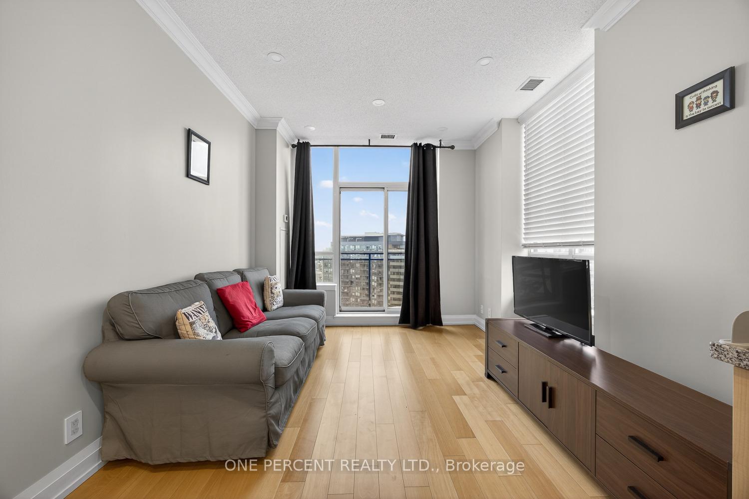 Photo 13 of Unit Ph11, 55 De Boers Drive, North York, York University Heights — HOMEH