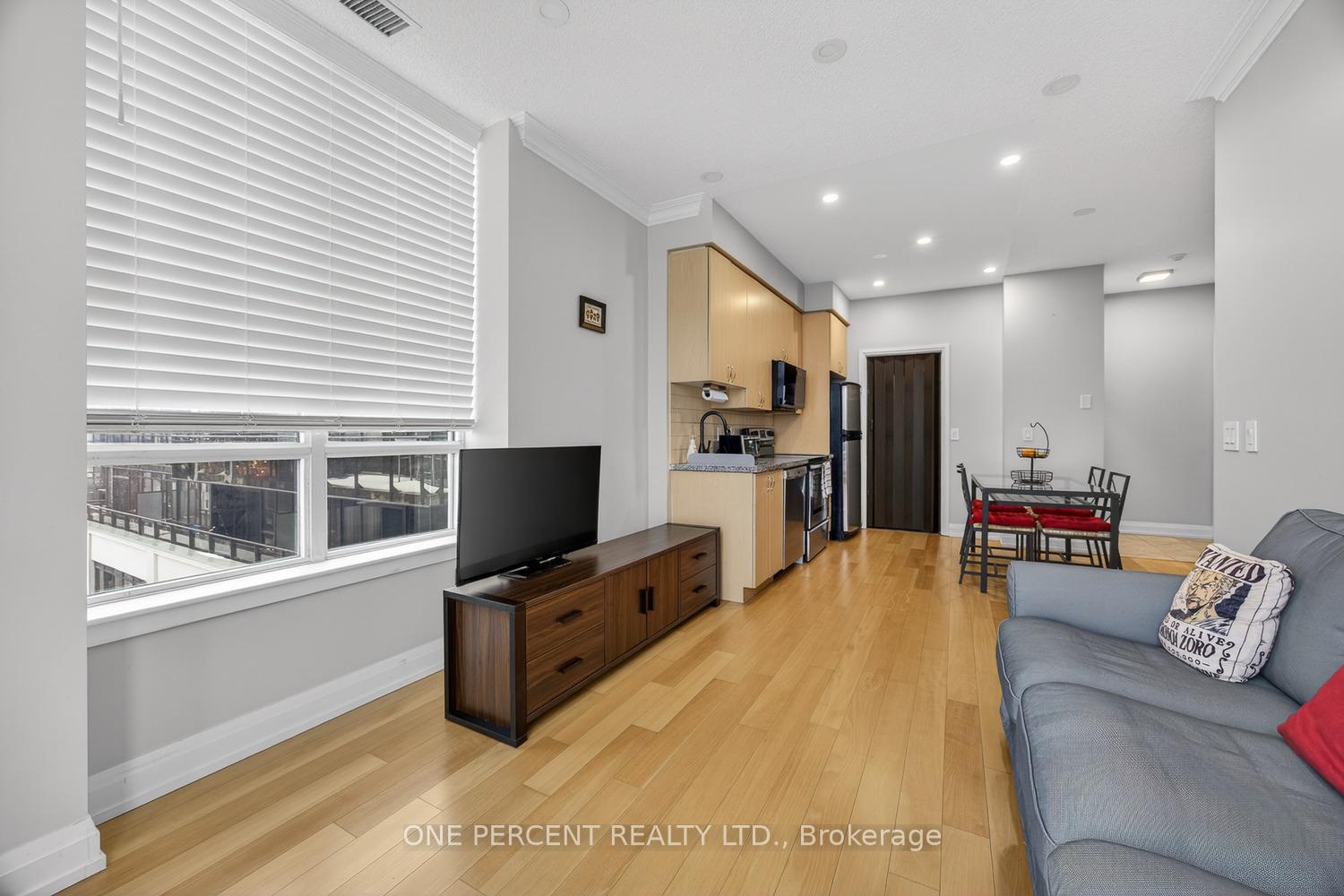Photo 14 of Unit Ph11, 55 De Boers Drive, North York, York University Heights — HOMEH