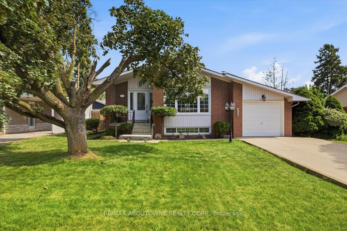 Front of 343 Duncombe Drive
