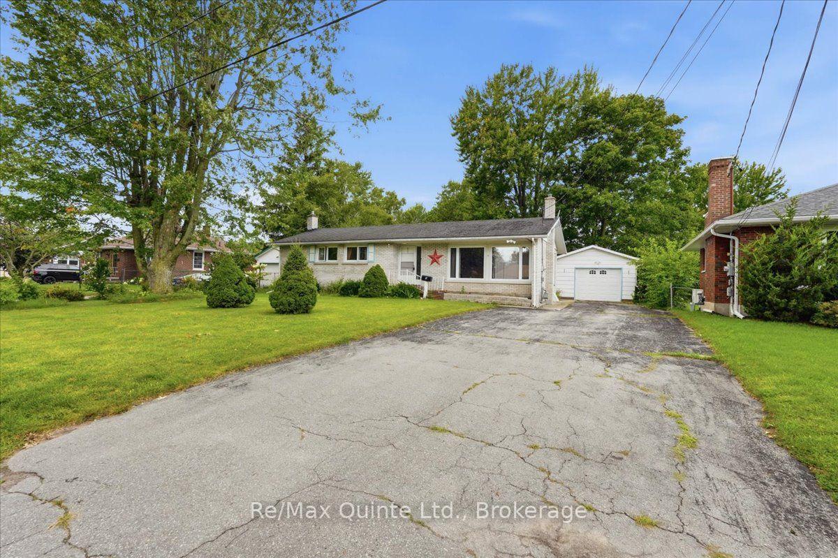 Photo 1 of 5 Simeon Street, Prince Edward County, Picton Ward — HOMEH
