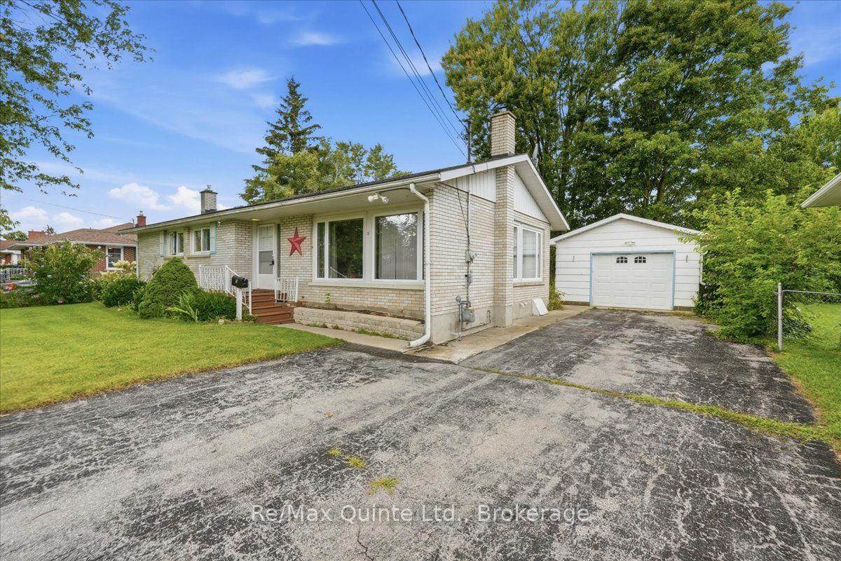 Photo 3 of 5 Simeon Street, Prince Edward County, Picton Ward — HOMEH