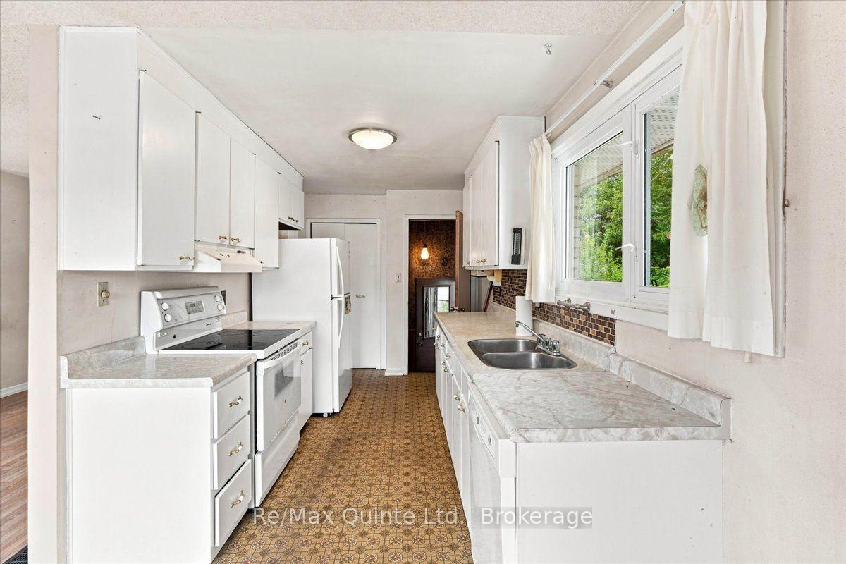 Photo 10 of 5 Simeon Street, Prince Edward County, Picton Ward — HOMEH