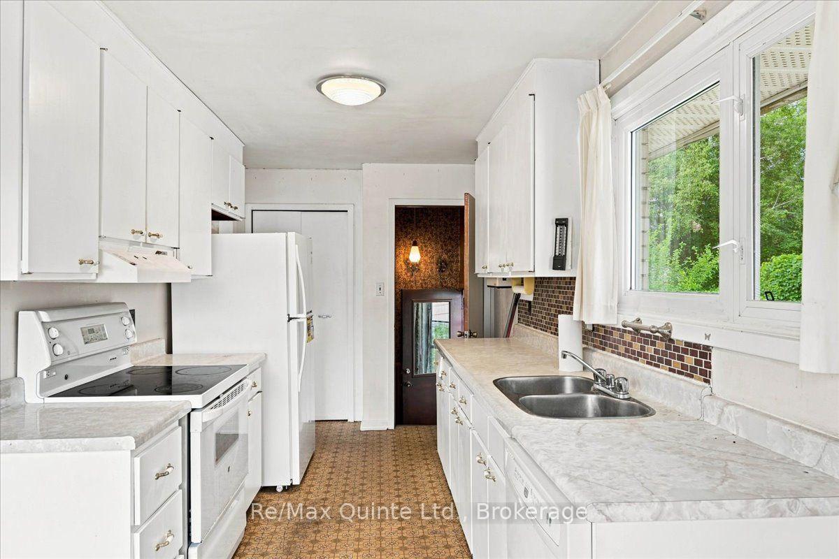Photo 11 of 5 Simeon Street, Prince Edward County, Picton Ward — HOMEH