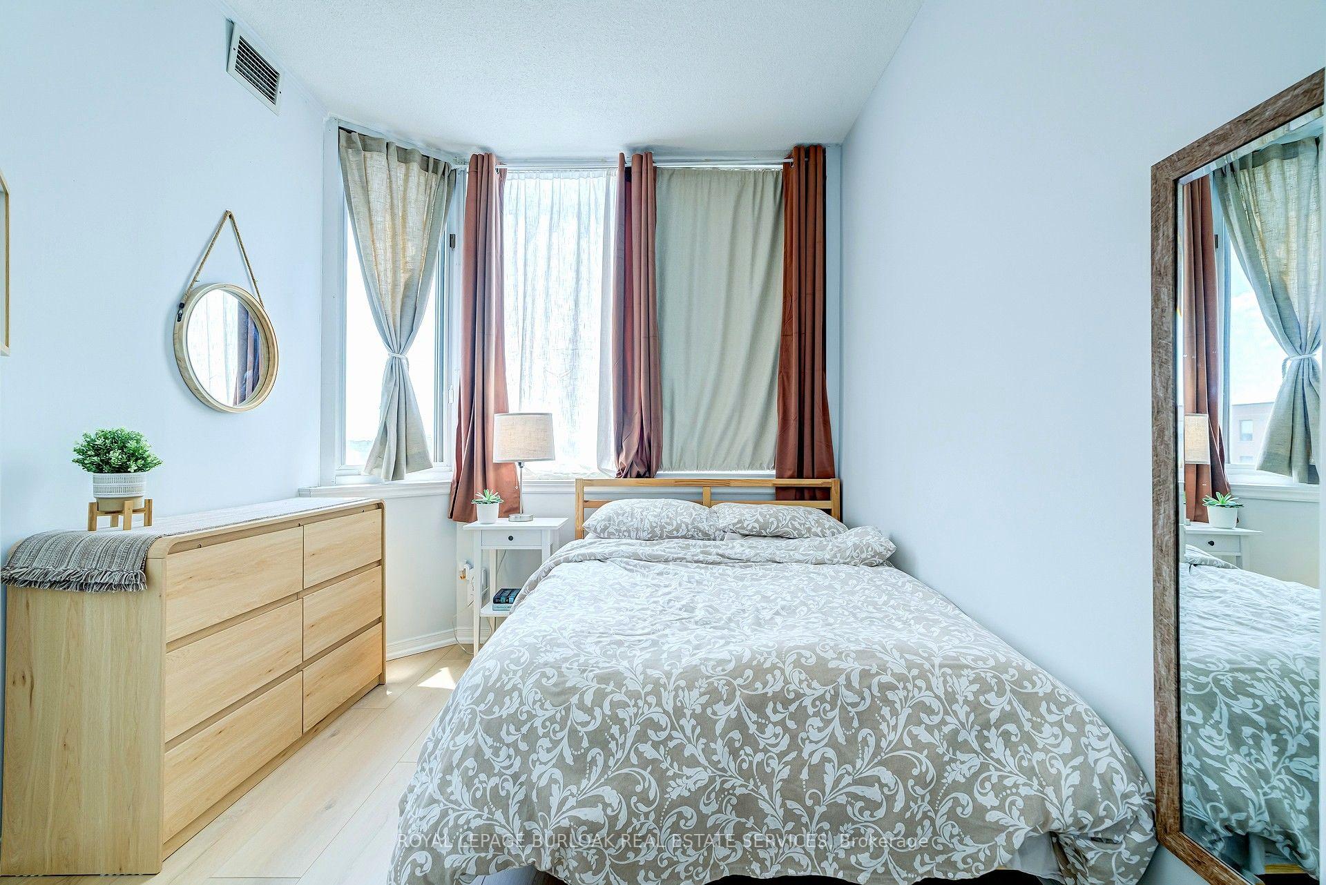 Photo 13 of Unit 804, 200 Limeridge Road W, Hamilton, Rolston — HOMEH