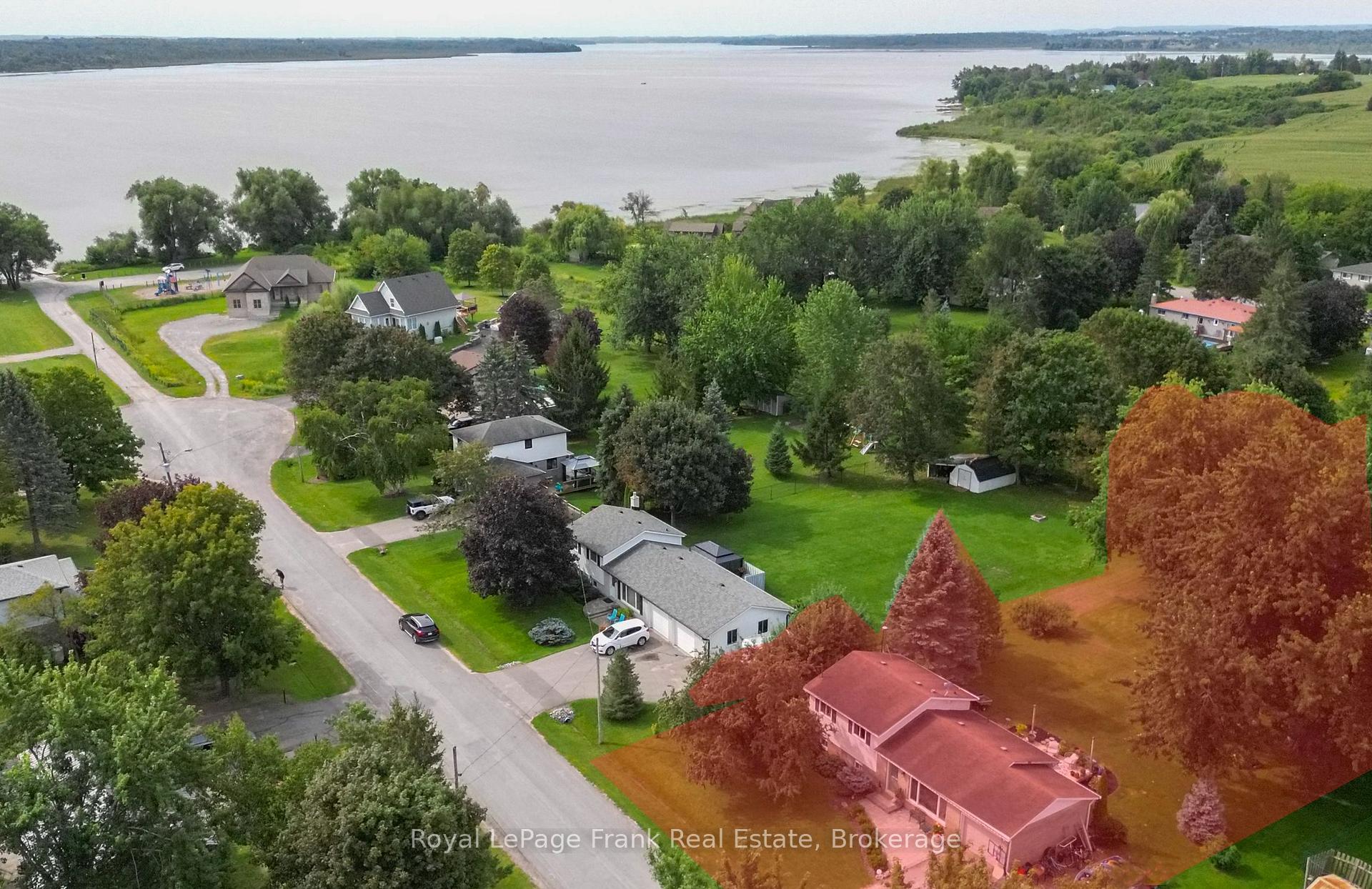 Photo 3 of 10 Chickadee Court, Kawartha Lakes, Mariposa — HOMEH