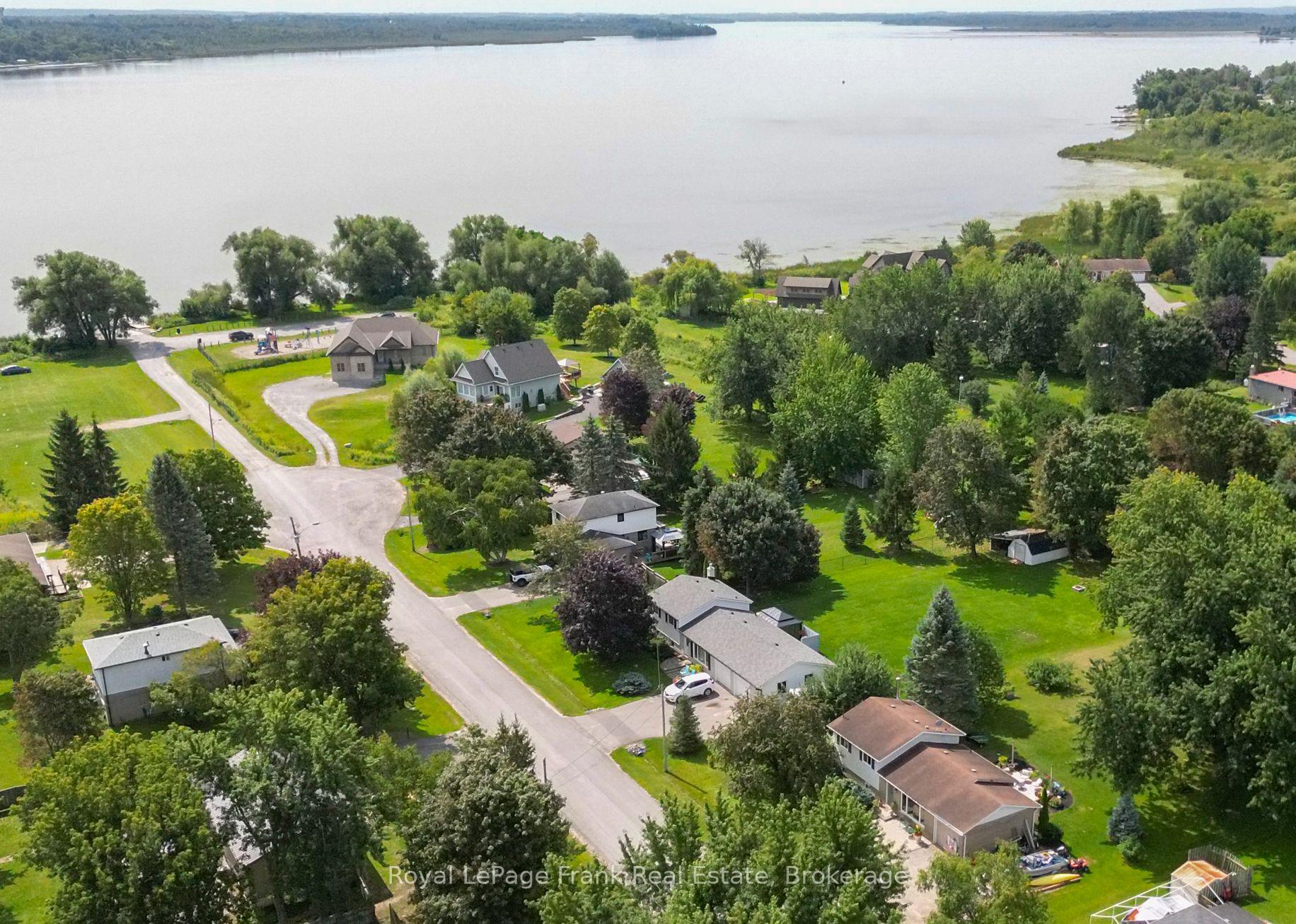 Photo 6 of 10 Chickadee Court, Kawartha Lakes, Mariposa — HOMEH