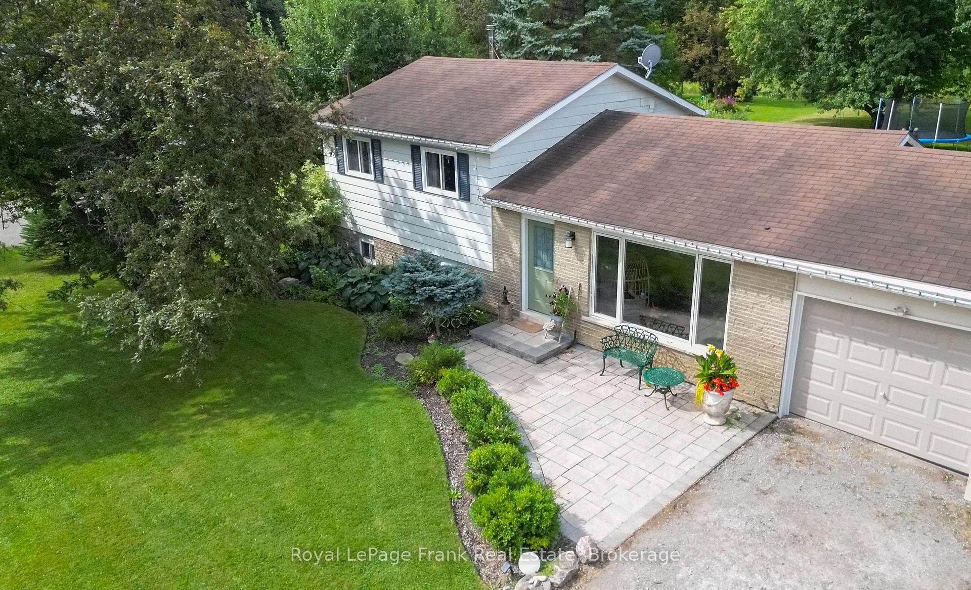 Photo 5 of 10 Chickadee Court, Kawartha Lakes, Mariposa — HOMEH