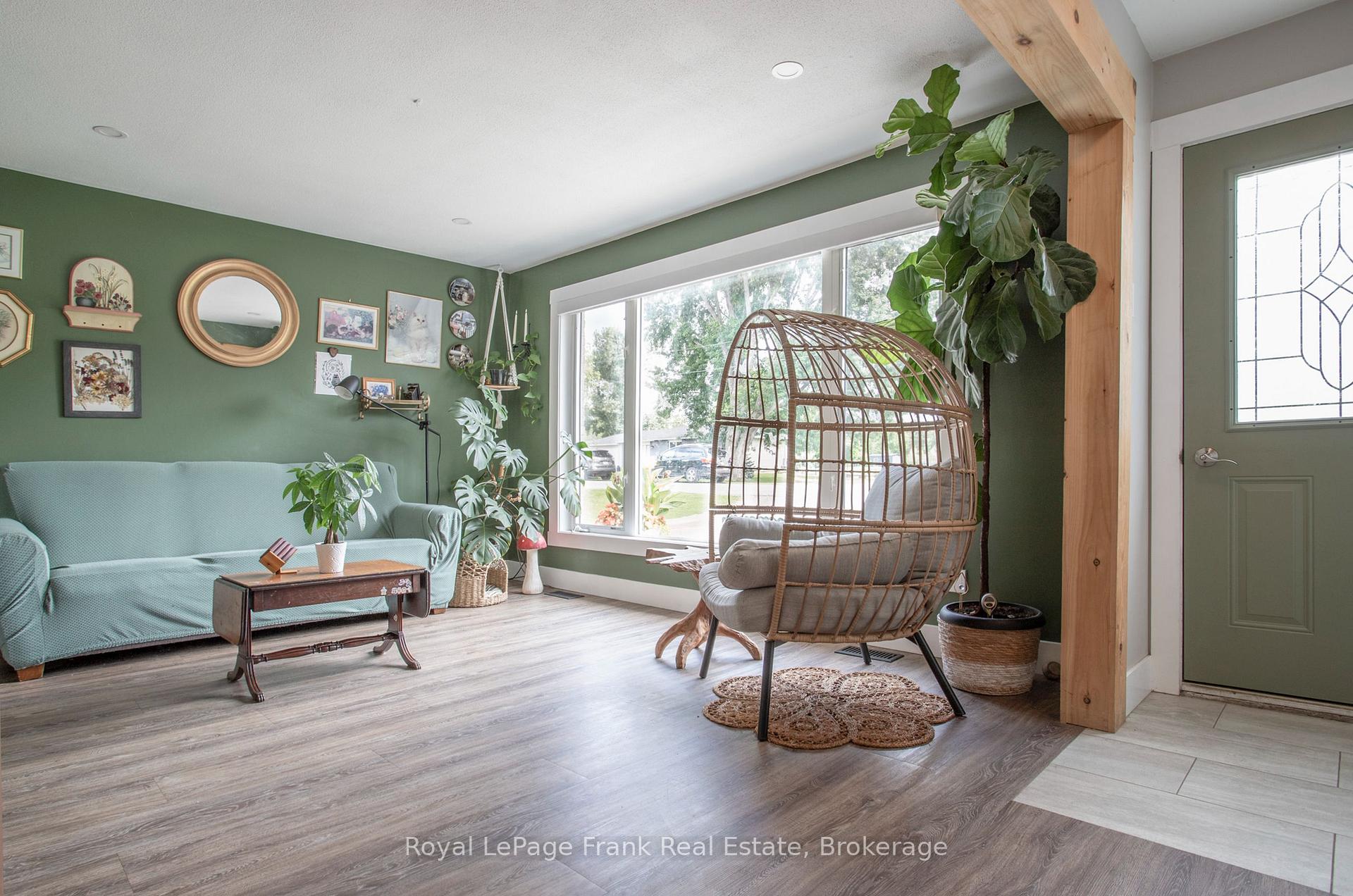 Photo 12 of 10 Chickadee Court, Kawartha Lakes, Mariposa — HOMEH