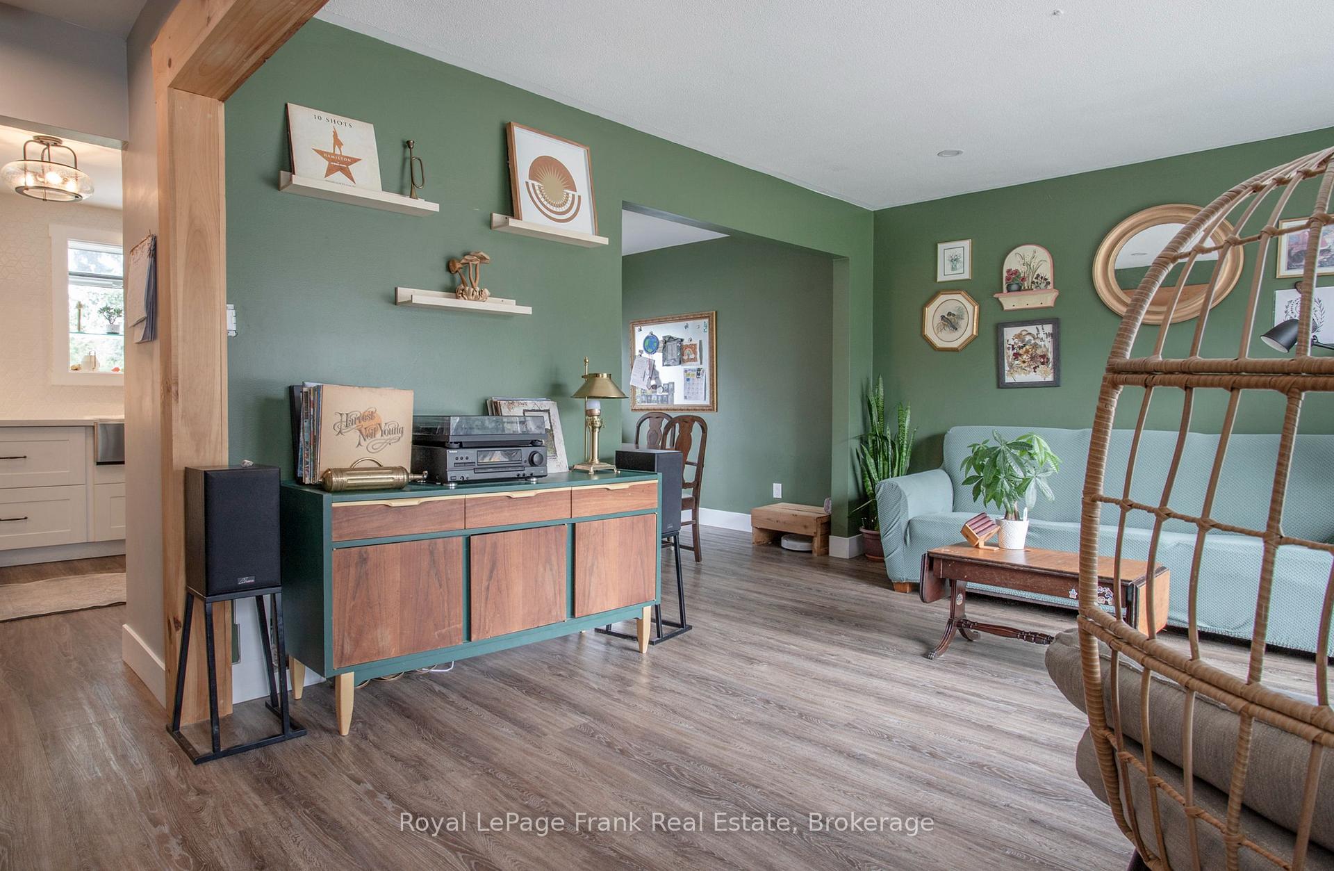 Photo 13 of 10 Chickadee Court, Kawartha Lakes, Mariposa — HOMEH