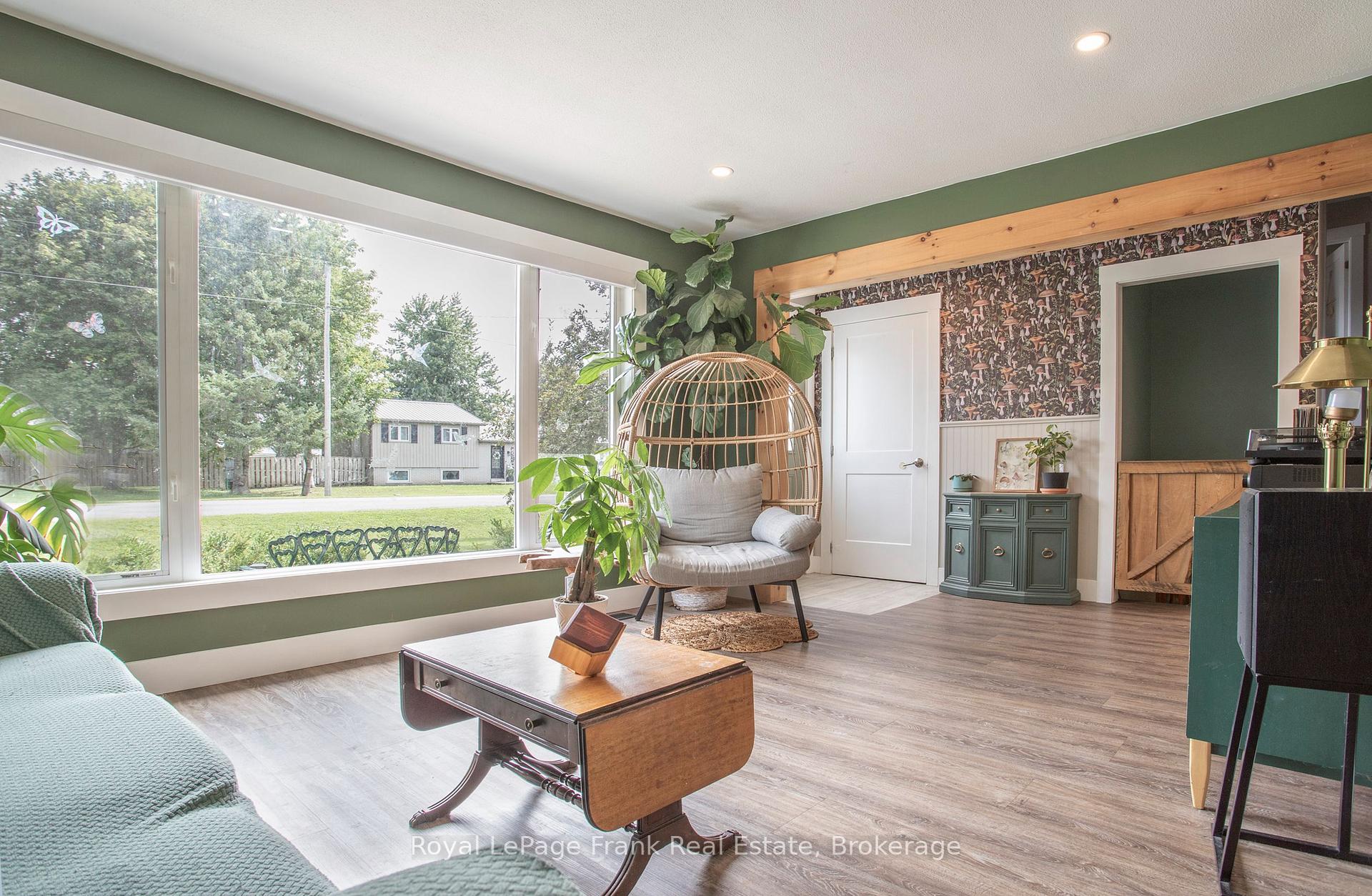 Photo 14 of 10 Chickadee Court, Kawartha Lakes, Mariposa — HOMEH