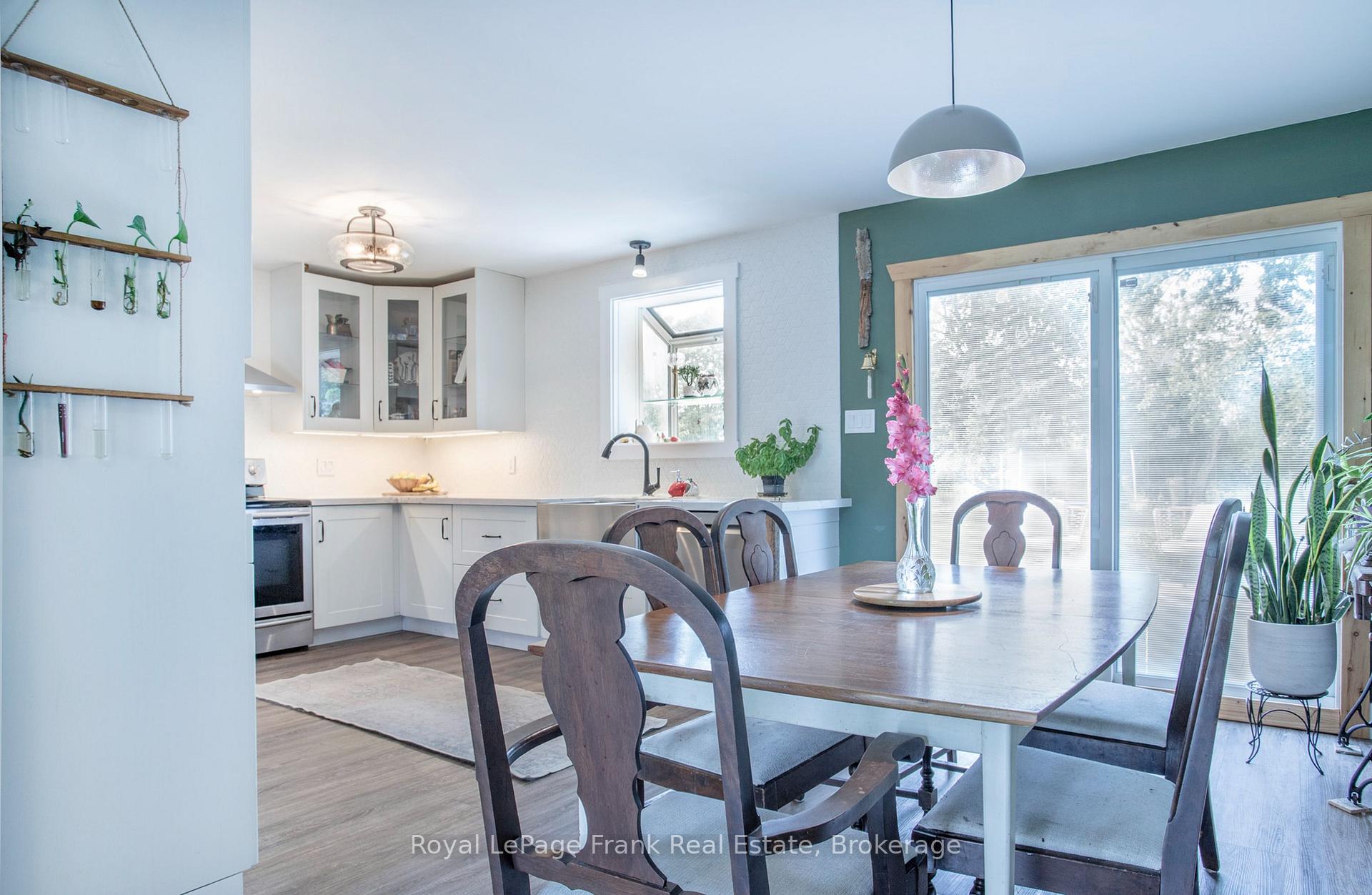 Photo 16 of 10 Chickadee Court, Kawartha Lakes, Mariposa — HOMEH