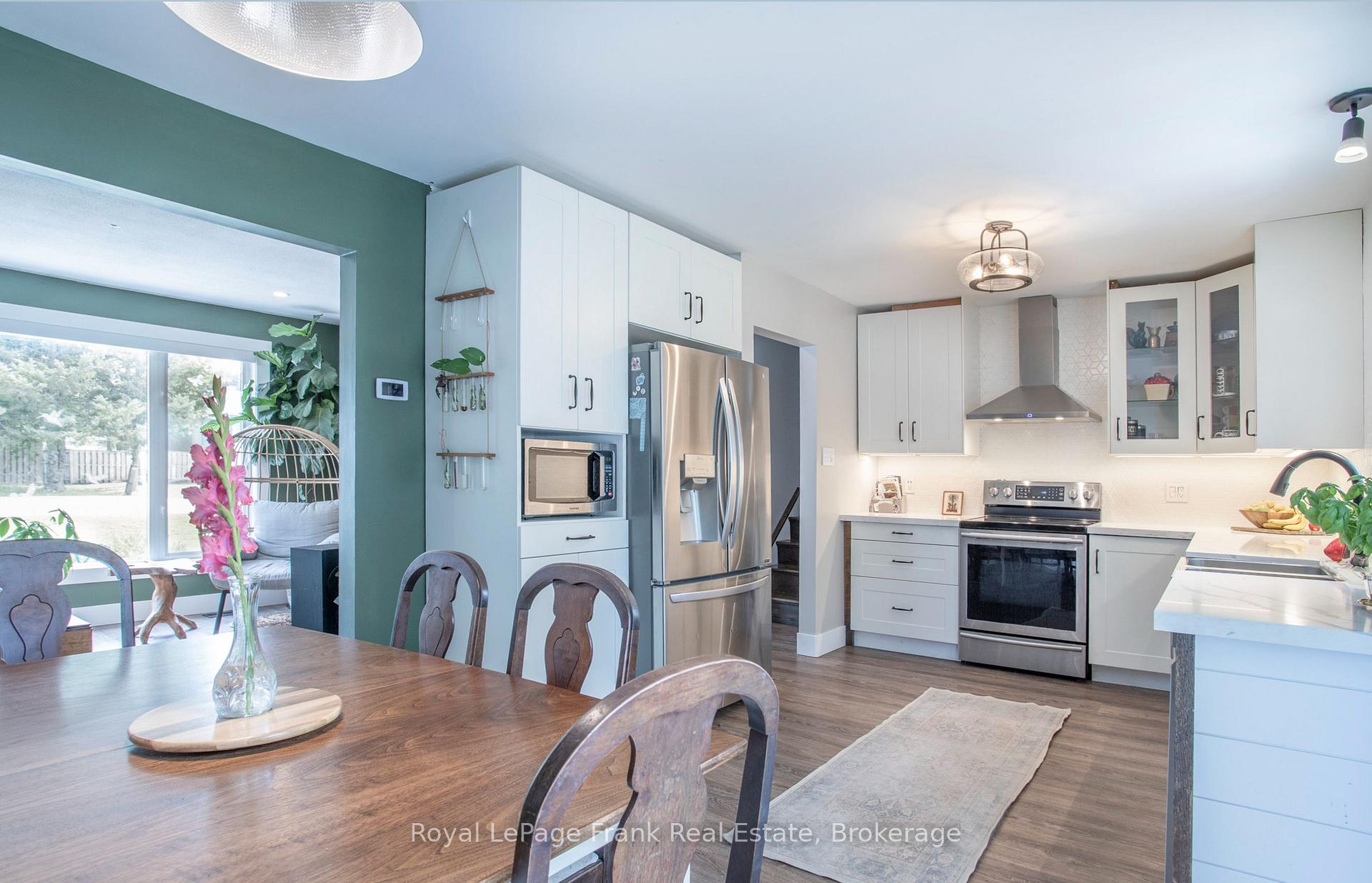 Photo 17 of 10 Chickadee Court, Kawartha Lakes, Mariposa — HOMEH