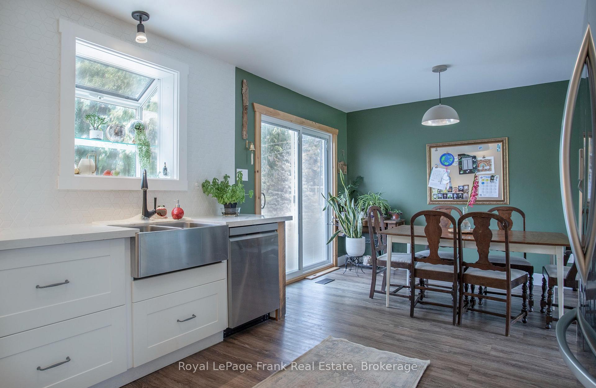 Photo 18 of 10 Chickadee Court, Kawartha Lakes, Mariposa — HOMEH