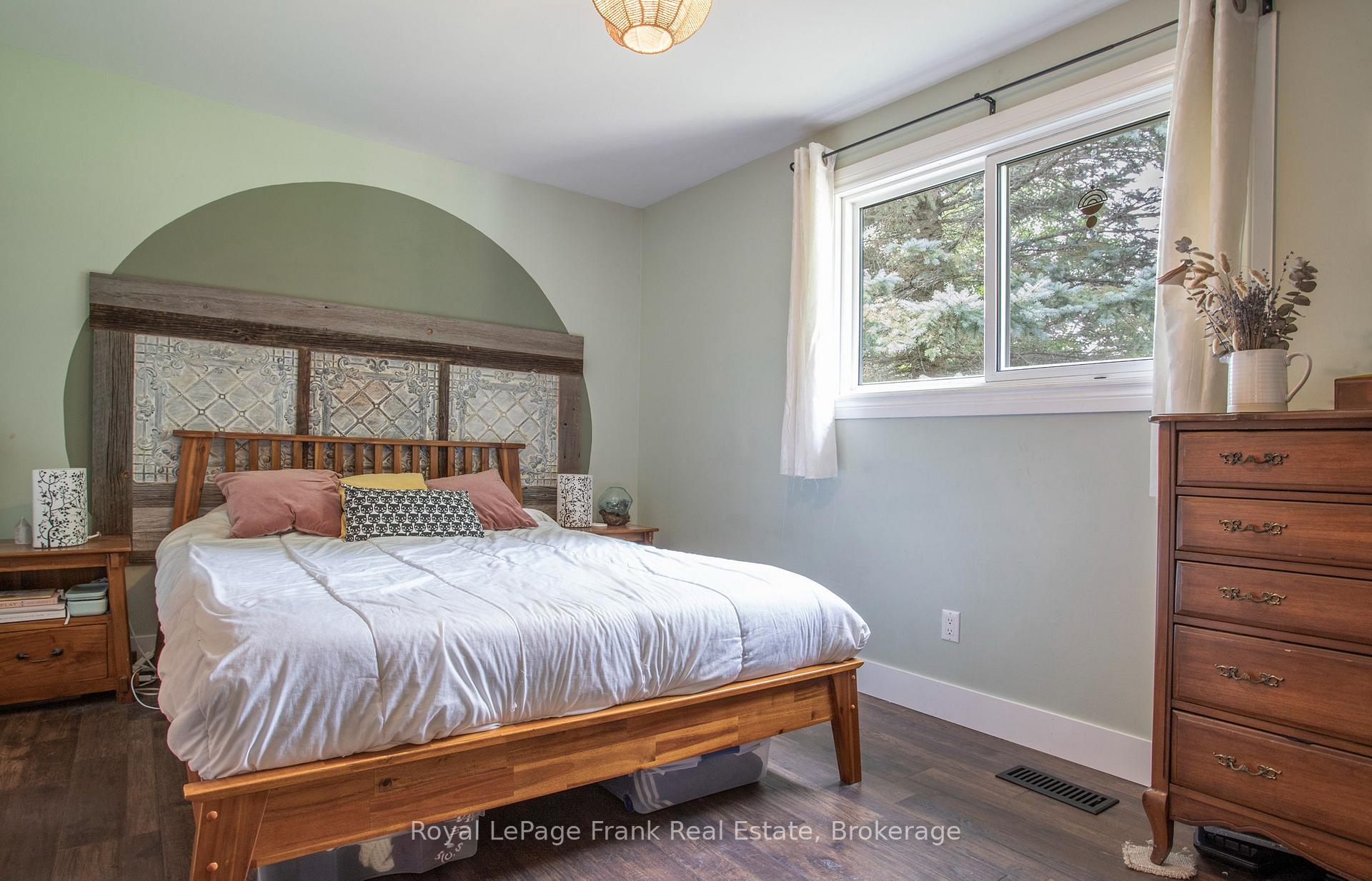 Photo 20 of 10 Chickadee Court, Kawartha Lakes, Mariposa — HOMEH