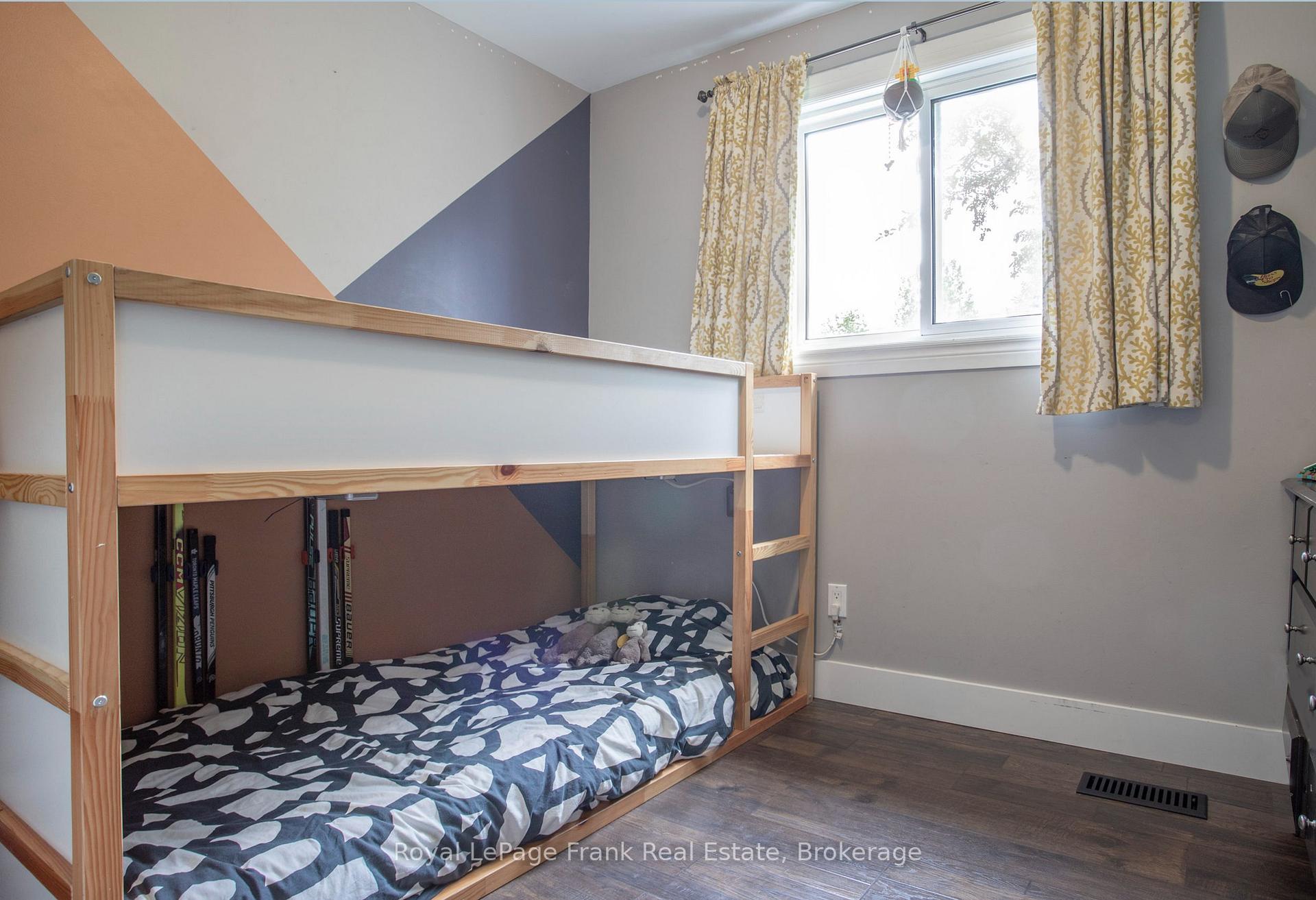 Photo 21 of 10 Chickadee Court, Kawartha Lakes, Mariposa — HOMEH