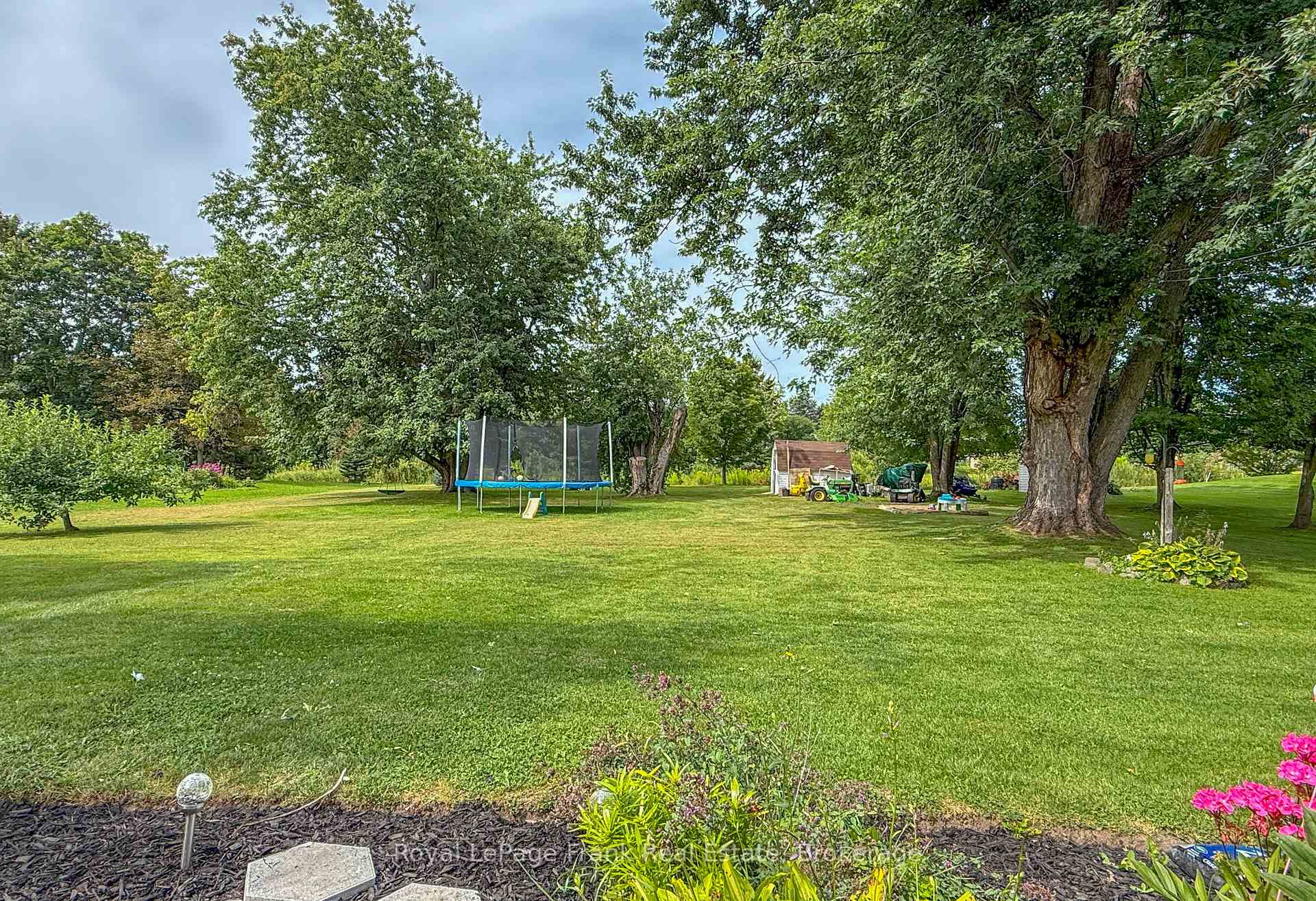 Photo 34 of 10 Chickadee Court, Kawartha Lakes, Mariposa — HOMEH
