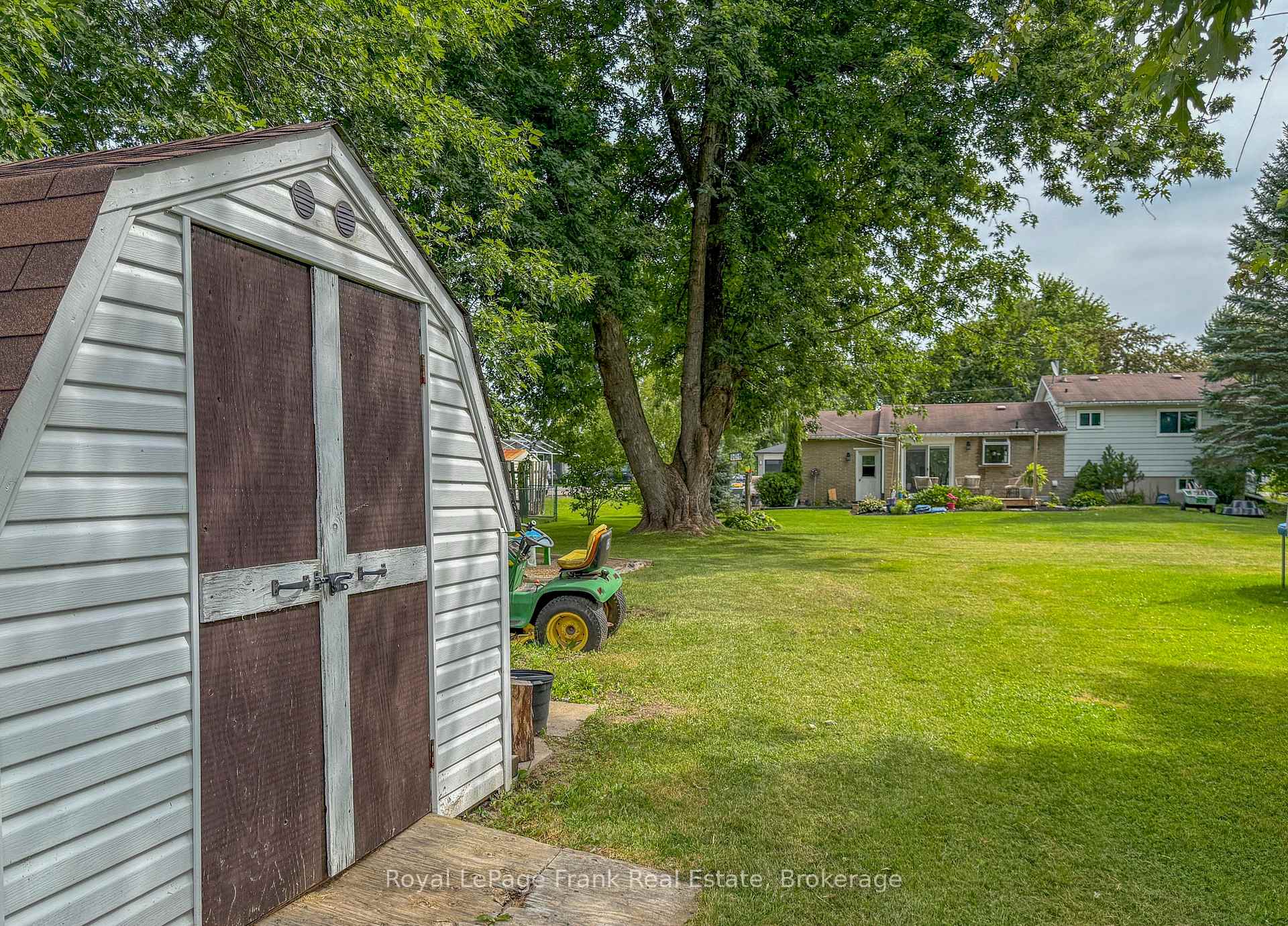 Photo 40 of 10 Chickadee Court, Kawartha Lakes, Mariposa — HOMEH