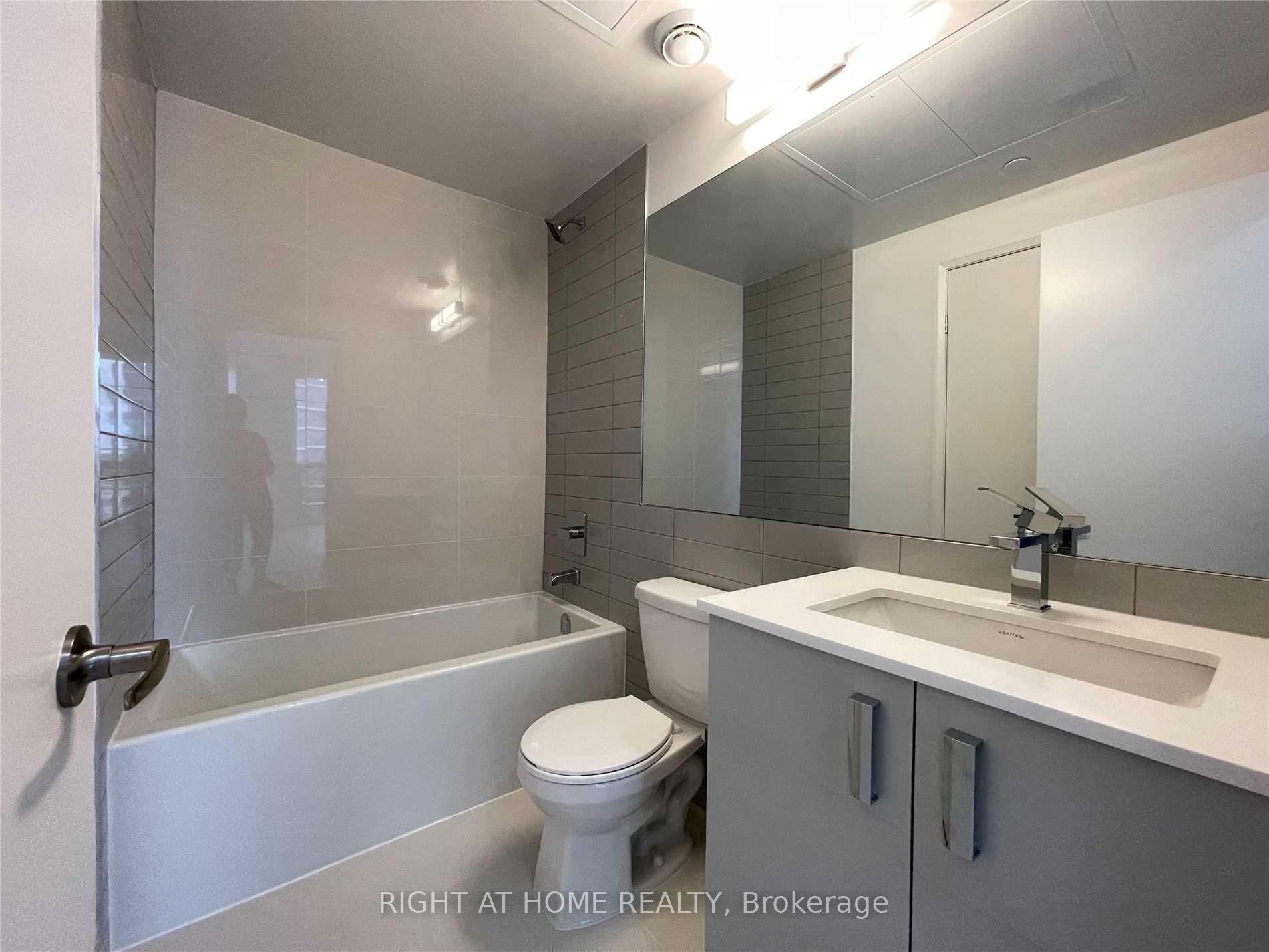 Photo 6 of Unit 3003, 30 Gibbs Road, Etobicoke, Islington-City Centre West — HOMEH