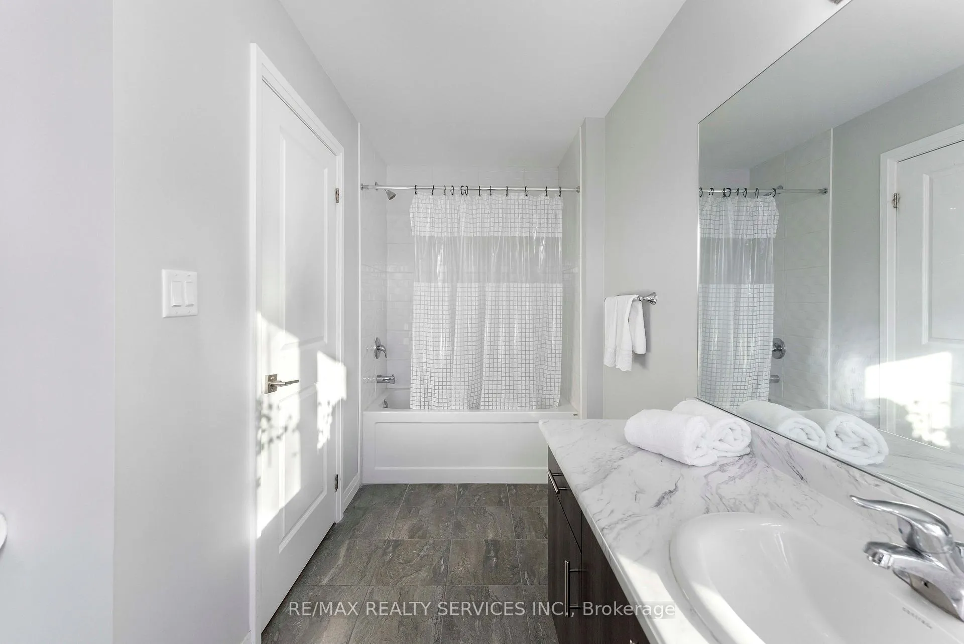 Photo 24 of 6671 Cropp Street, Niagara Falls, Morrison — HOMEH