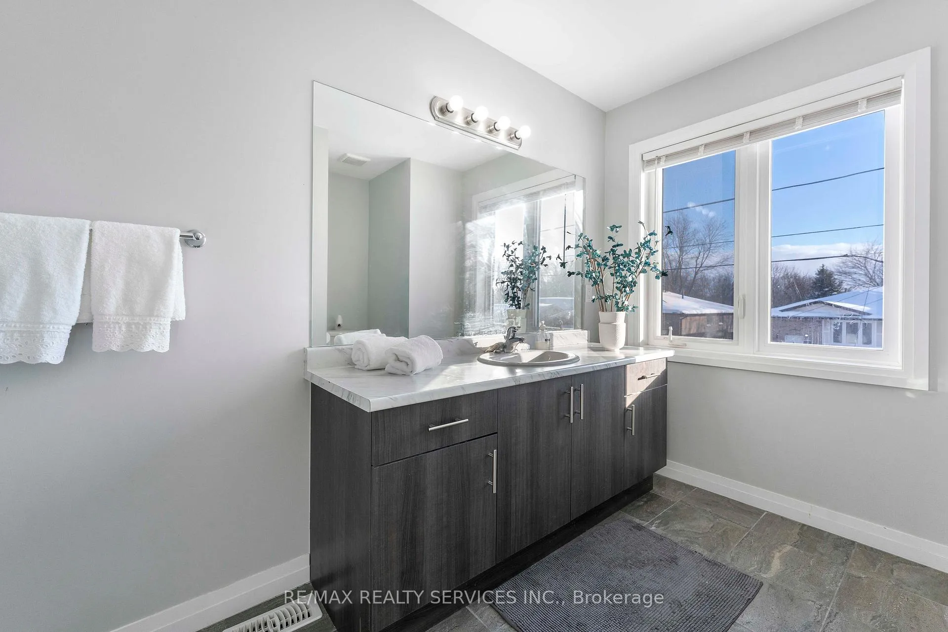 Photo 25 of 6671 Cropp Street, Niagara Falls, Morrison — HOMEH