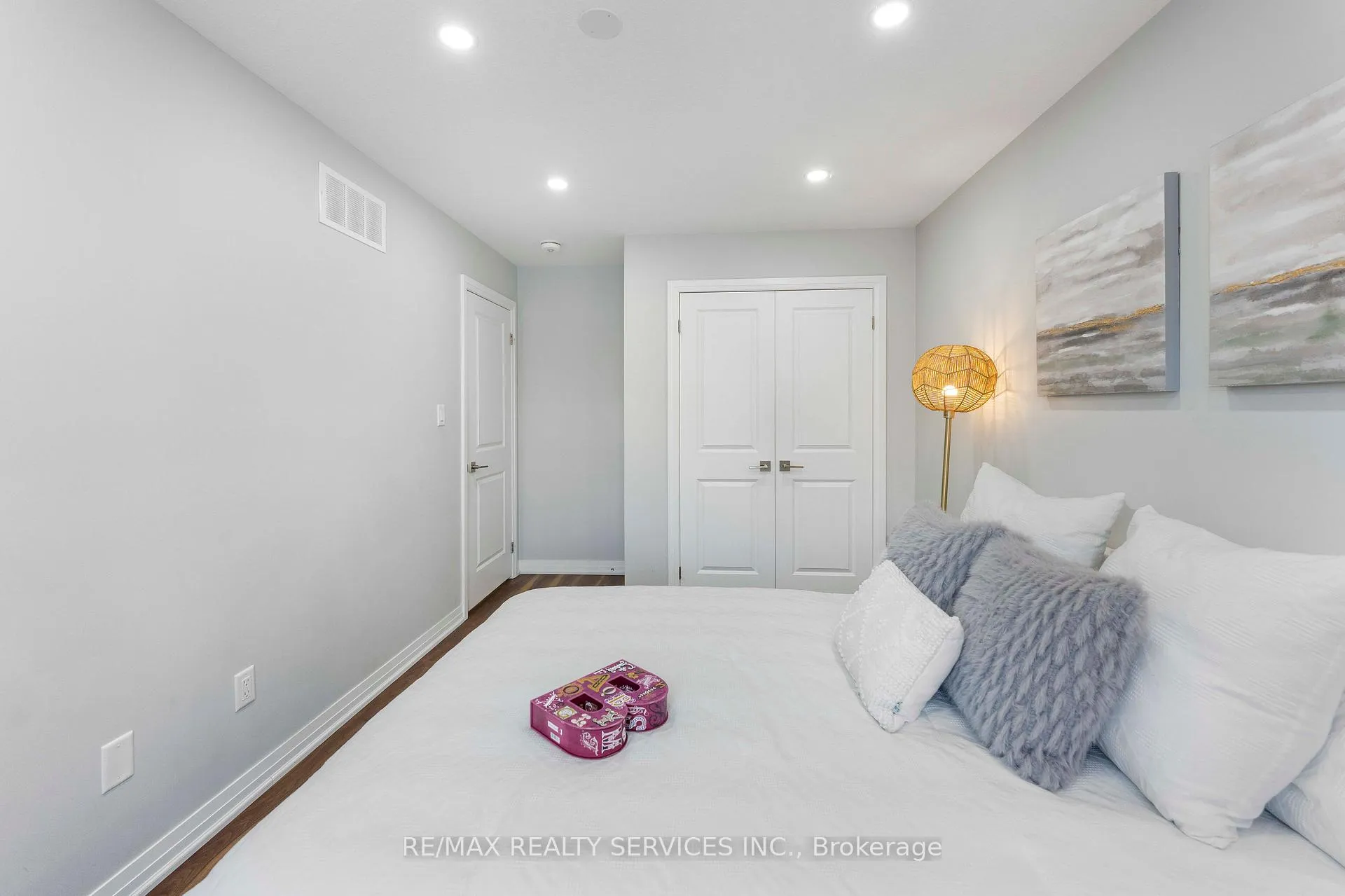 Photo 30 of 6671 Cropp Street, Niagara Falls, Morrison — HOMEH