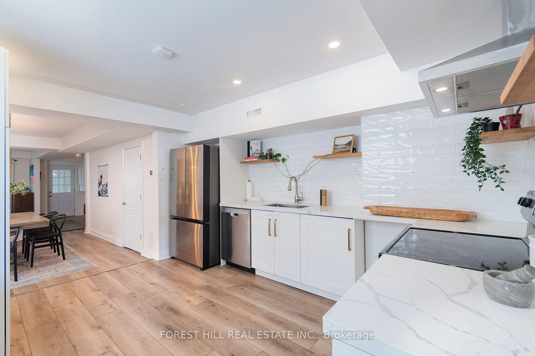 Photo 7 of 55 Vanevery Street, Etobicoke, Mimico — HOMEH
