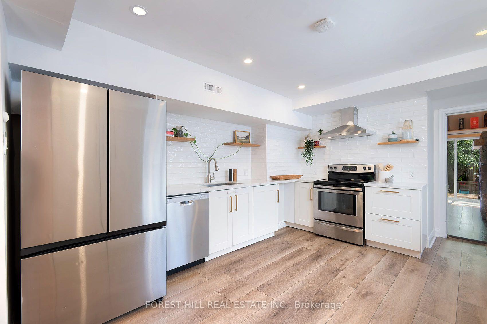 Photo 10 of 55 Vanevery Street, Etobicoke, Mimico — HOMEH