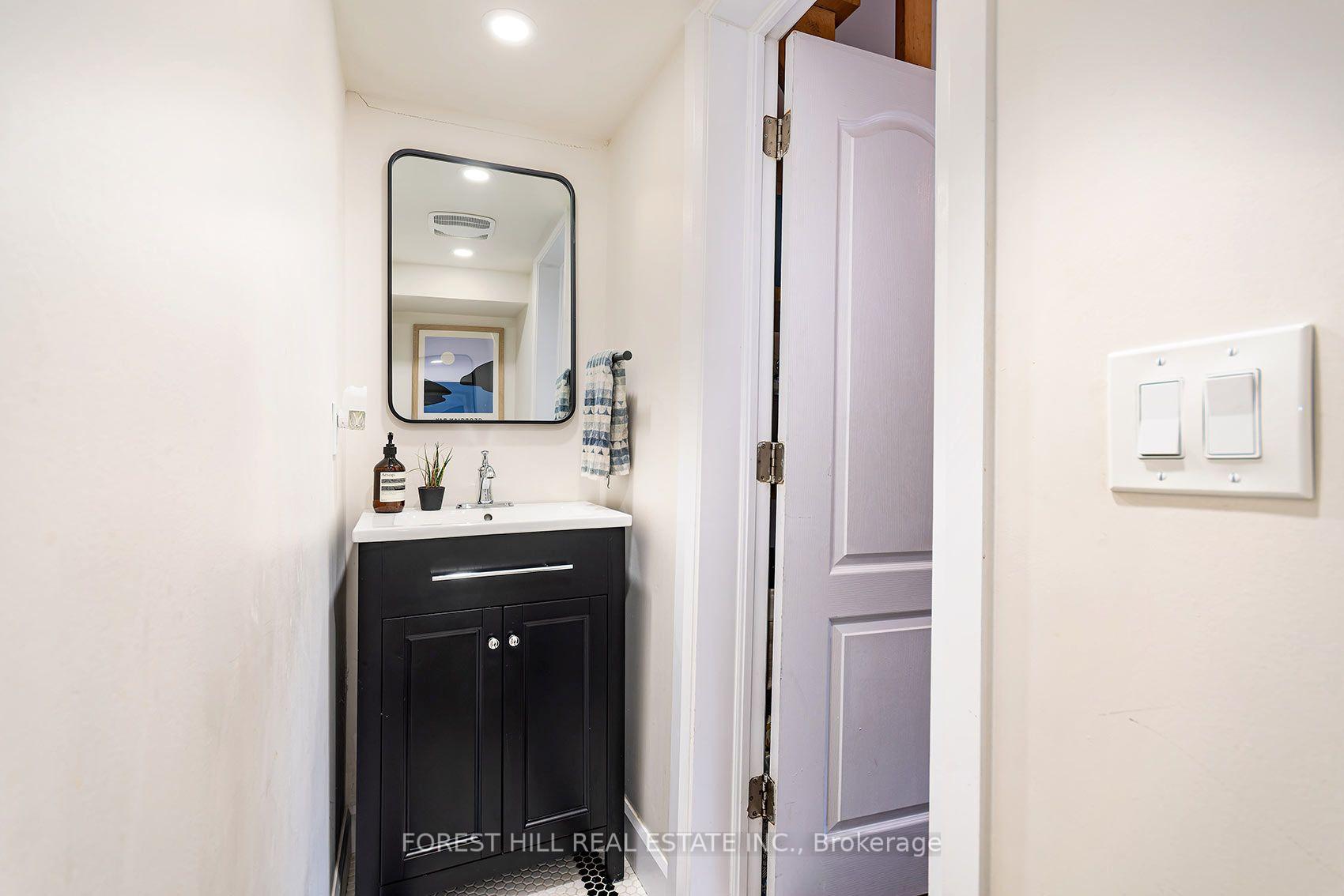 Photo 17 of 55 Vanevery Street, Etobicoke, Mimico — HOMEH