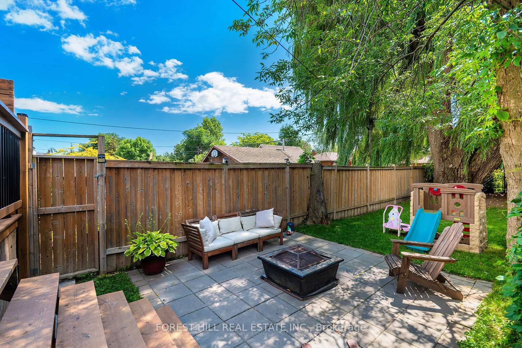 Photo 37 of 55 Vanevery Street, Etobicoke, Mimico — HOMEH