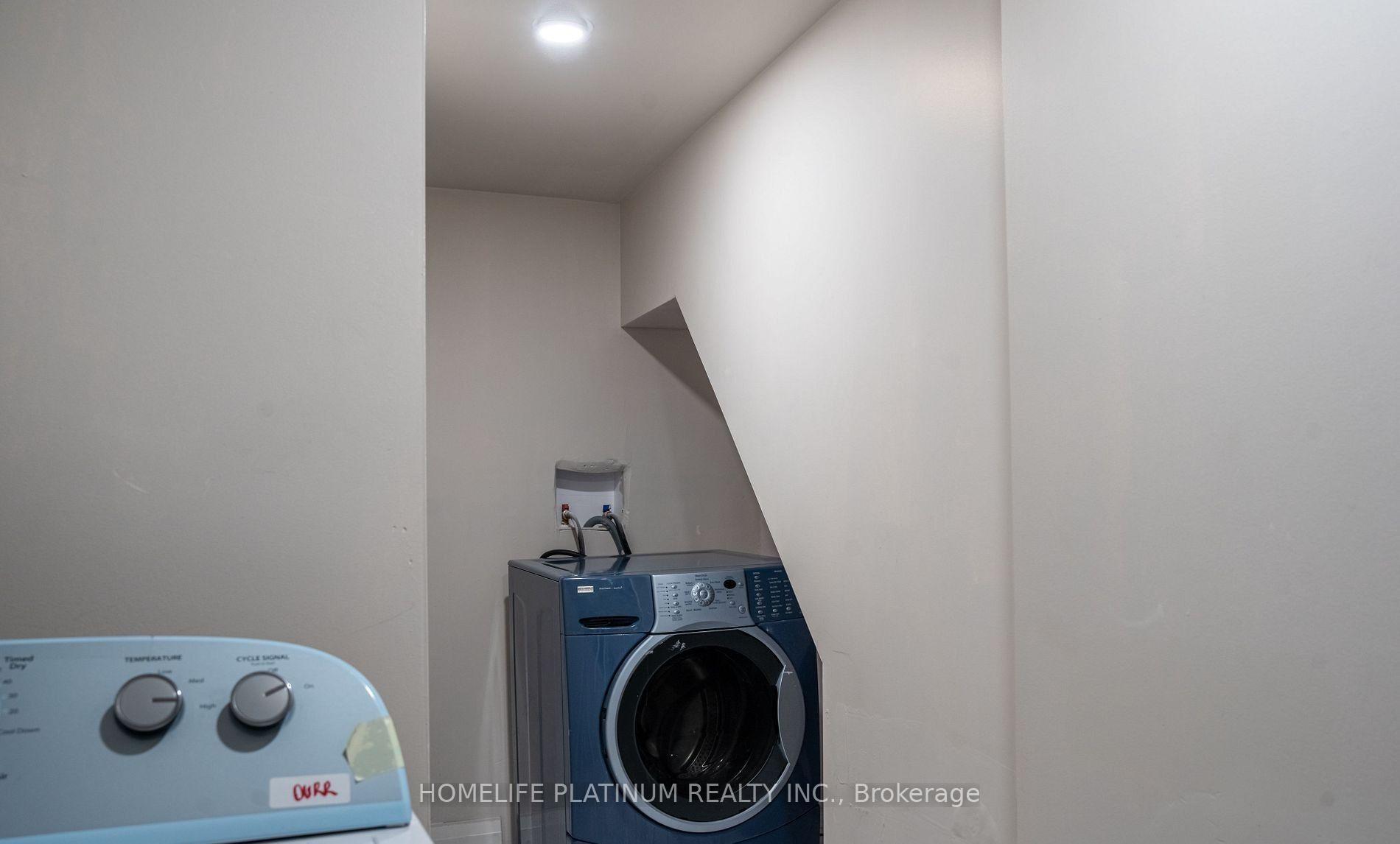 Photo 5 of 116 Flowertown Avenue, Brampton, Northwood Park — HOMEH