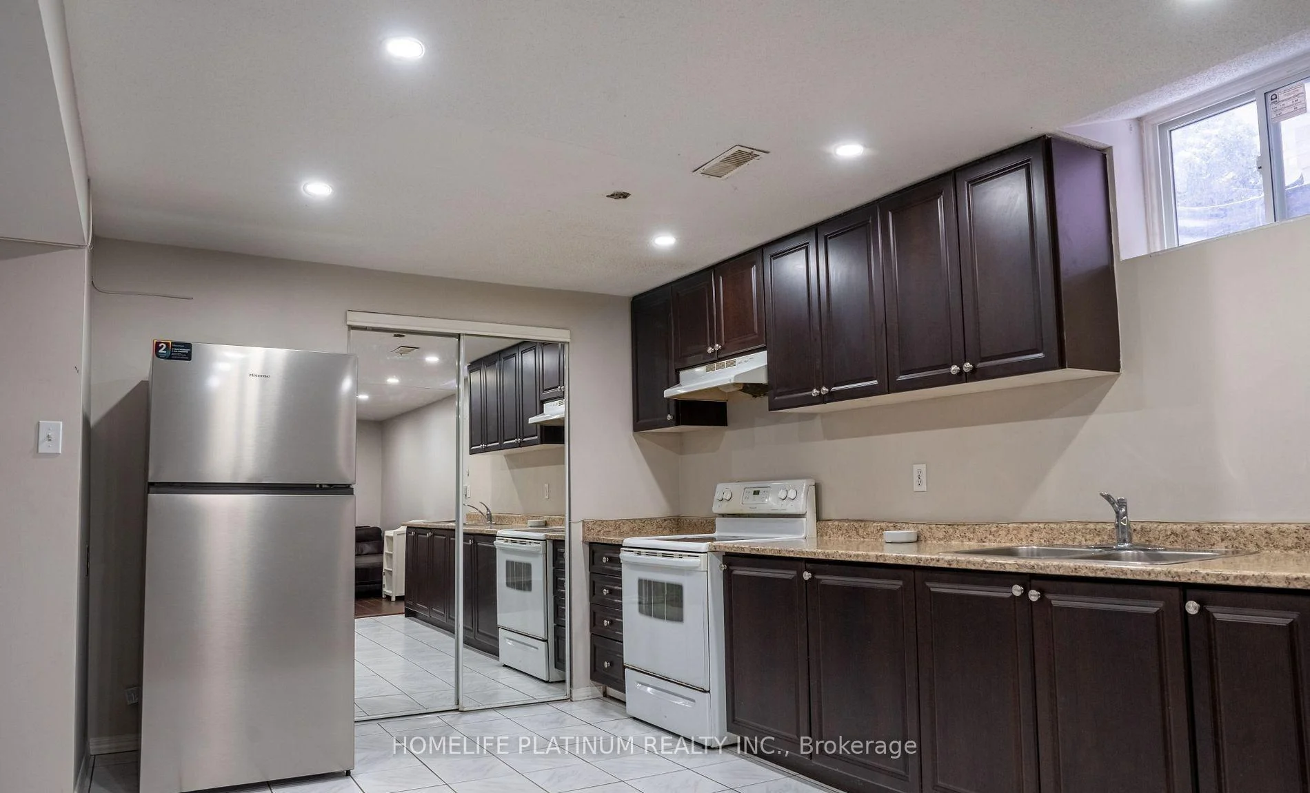 Photo 16 of 116 Flowertown Avenue, Brampton, Northwood Park — HOMEH