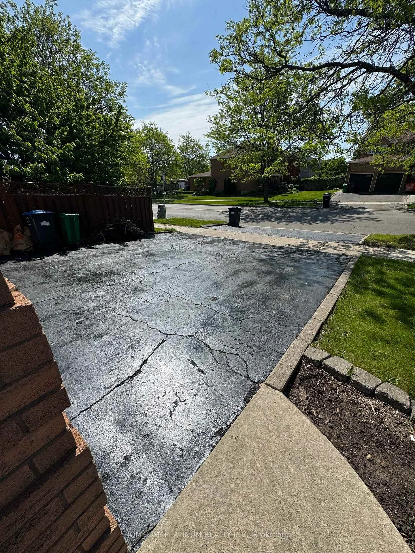 Photo 17 of 116 Flowertown Avenue, Brampton, Northwood Park — HOMEH