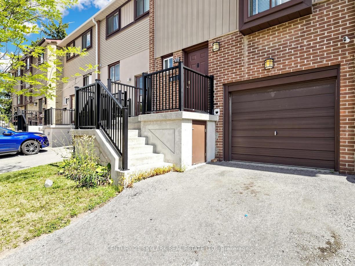 Photo of 164 Moregate Crescent N