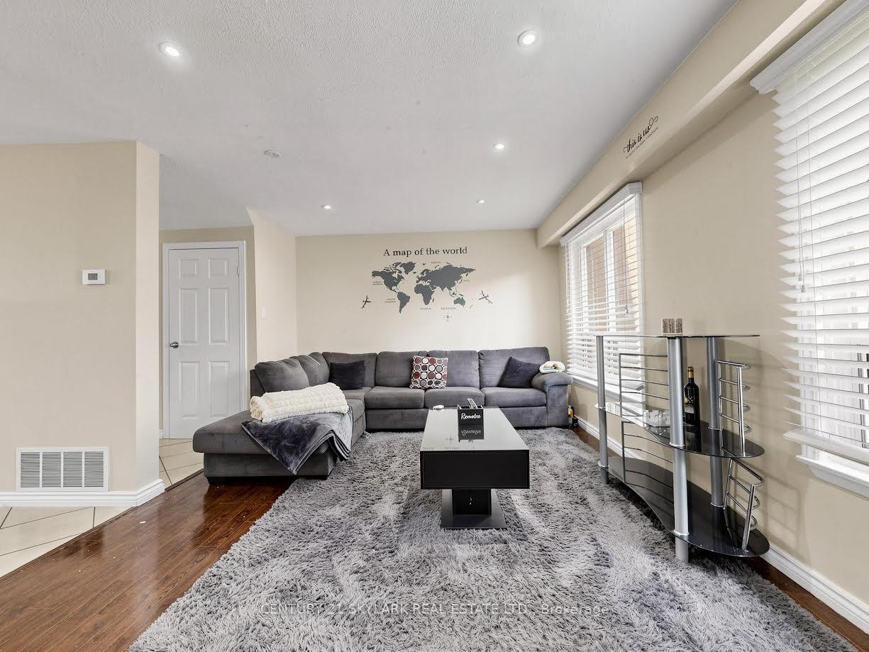 Photo 4 of 164 Moregate Crescent N, Brampton, Brampton North — HOMEH