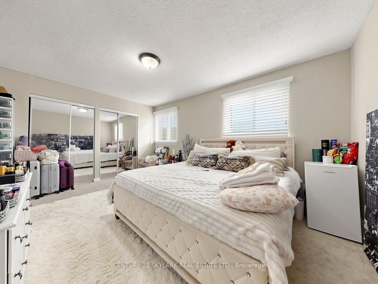 Photo 9 of 164 Moregate Crescent N, Brampton, Brampton North — HOMEH
