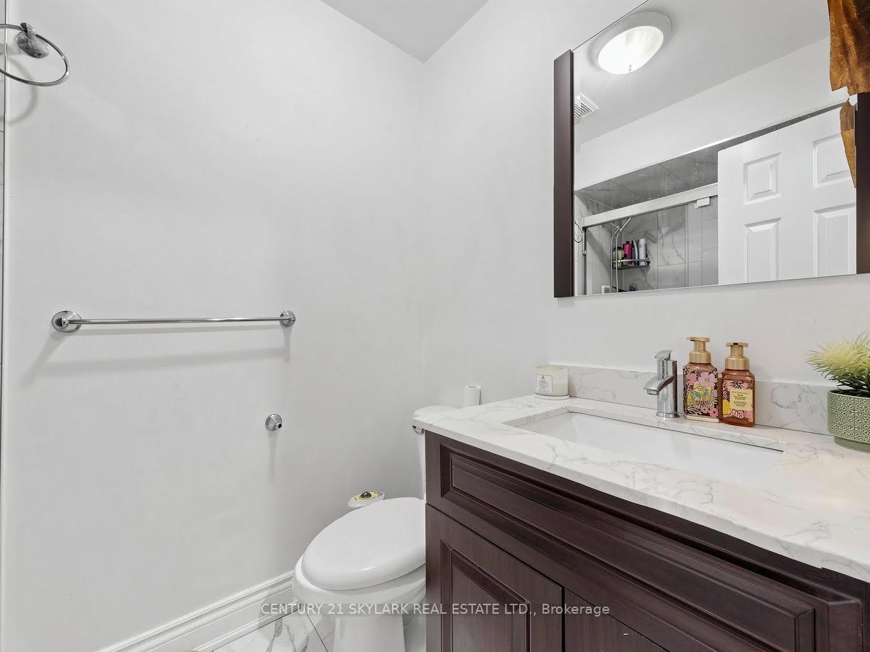 Photo 15 of 164 Moregate Crescent N, Brampton, Brampton North — HOMEH