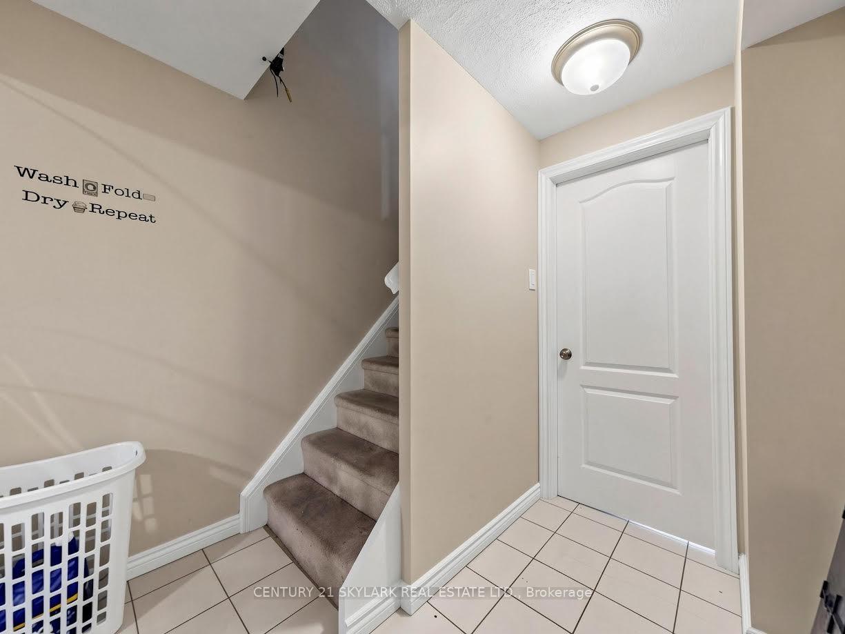 Photo 17 of 164 Moregate Crescent N, Brampton, Brampton North — HOMEH