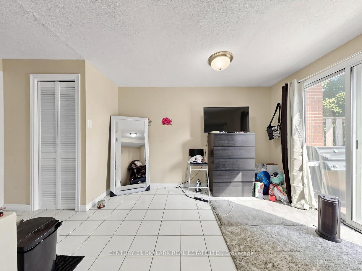 Photo 19 of 164 Moregate Crescent N, Brampton, Brampton North — HOMEH