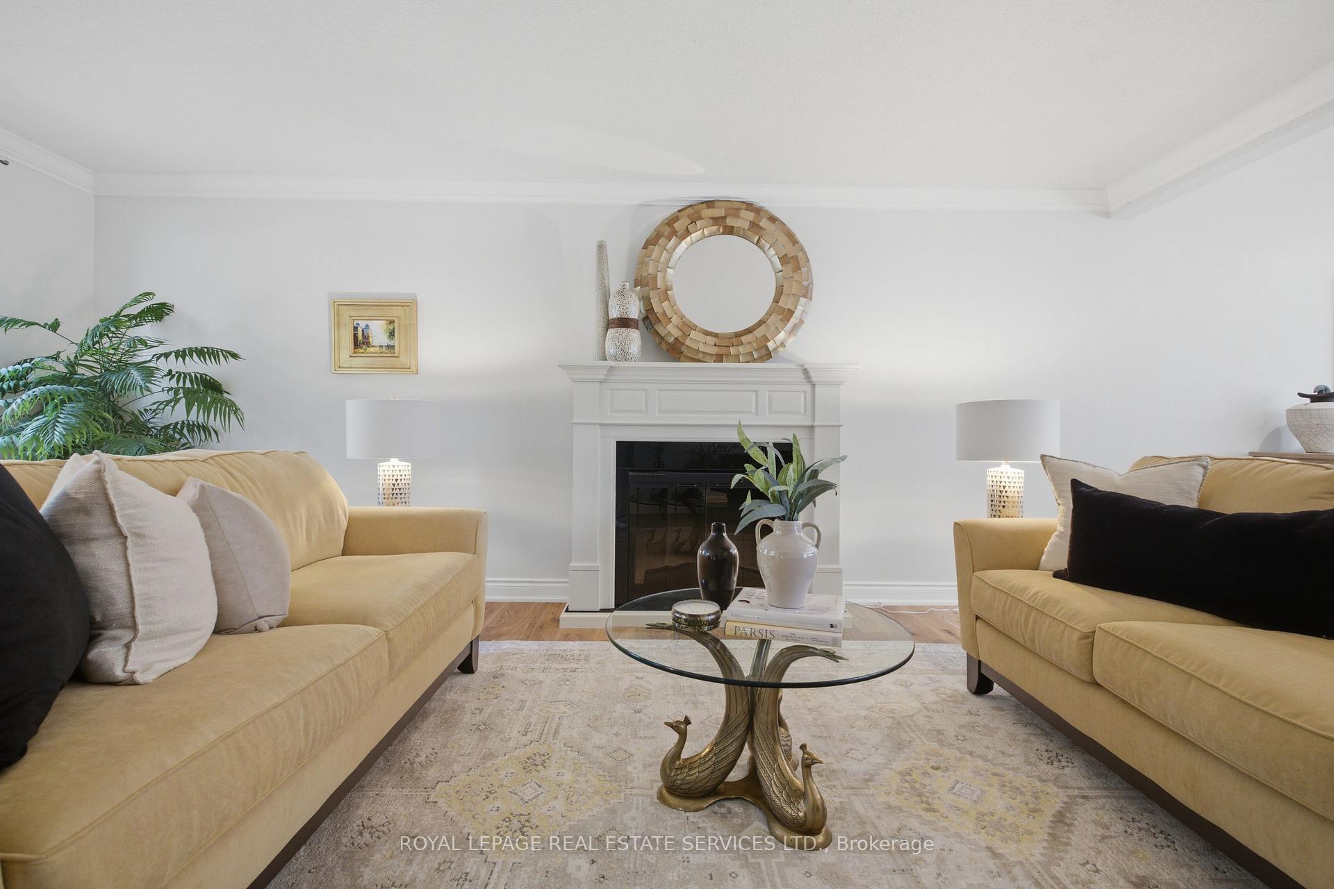 Photo 7 of 11 Regency Court, Oakville, College Park — HOMEH