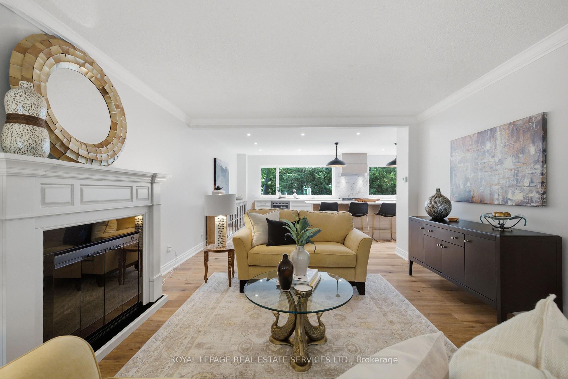 Photo 9 of 11 Regency Court, Oakville, College Park — HOMEH