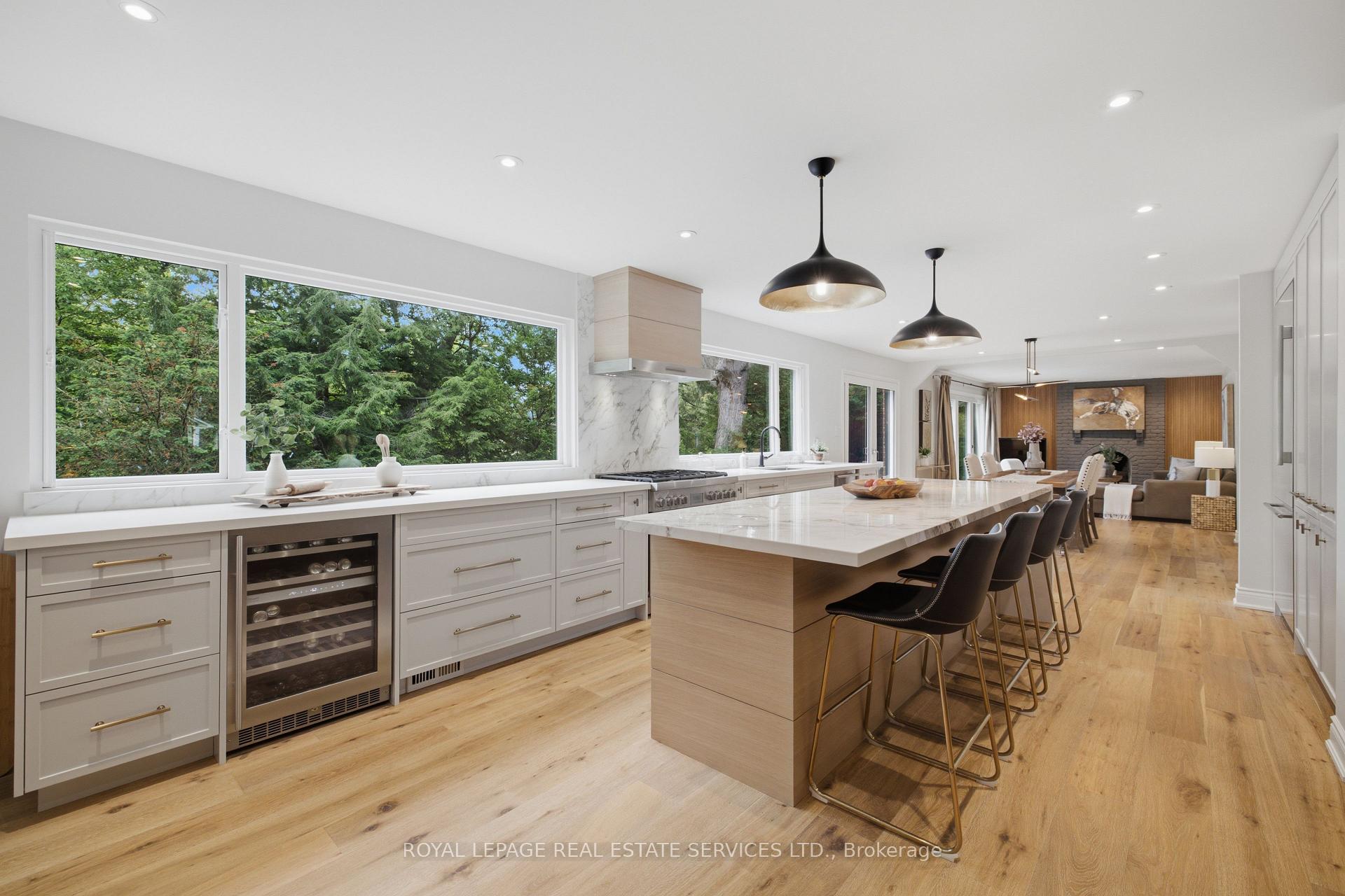 Photo 11 of 11 Regency Court, Oakville, College Park — HOMEH