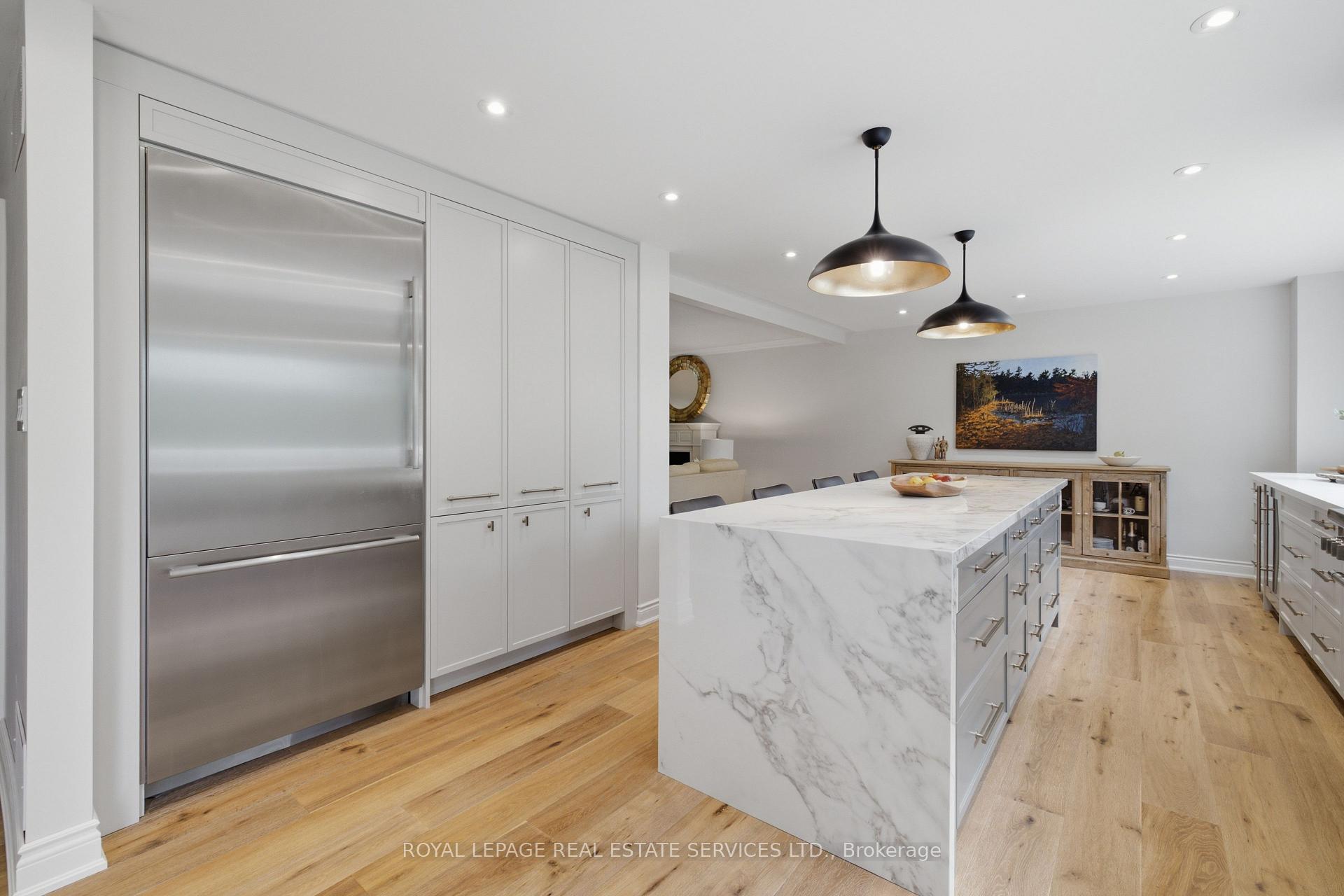 Photo 14 of 11 Regency Court, Oakville, College Park — HOMEH