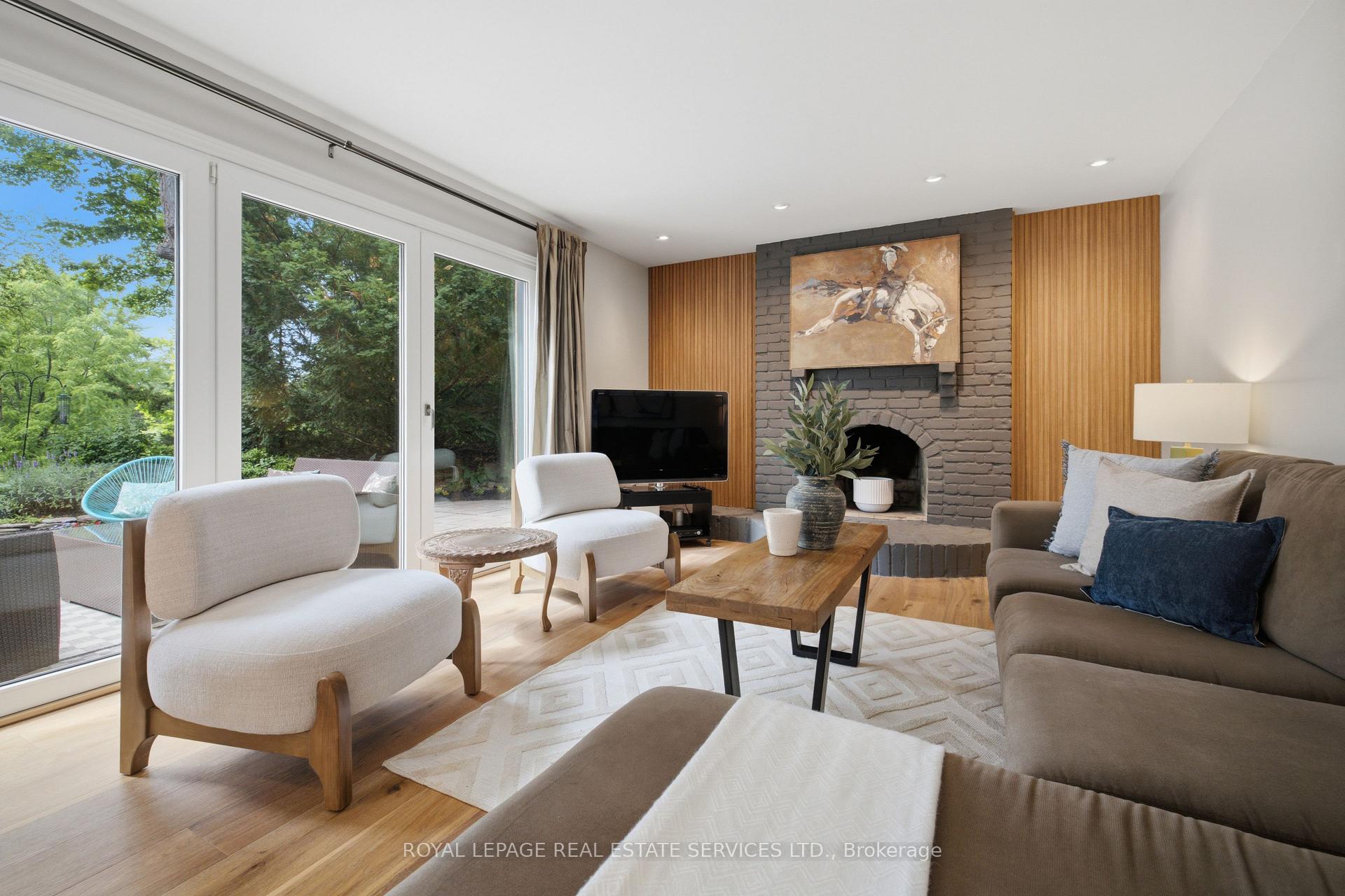 Photo 18 of 11 Regency Court, Oakville, College Park — HOMEH