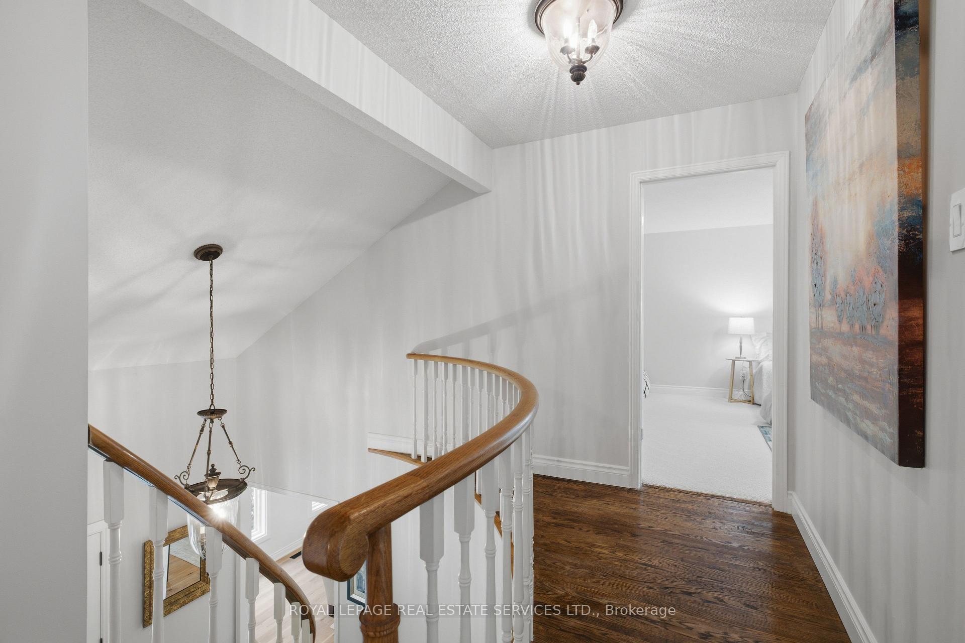 Photo 20 of 11 Regency Court, Oakville, College Park — HOMEH