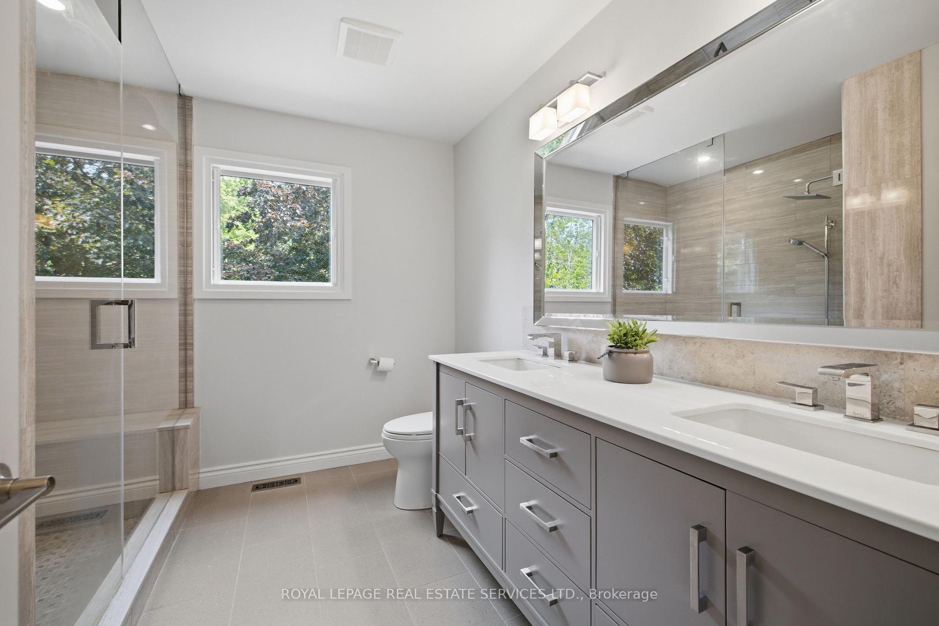 Photo 23 of 11 Regency Court, Oakville, College Park — HOMEH